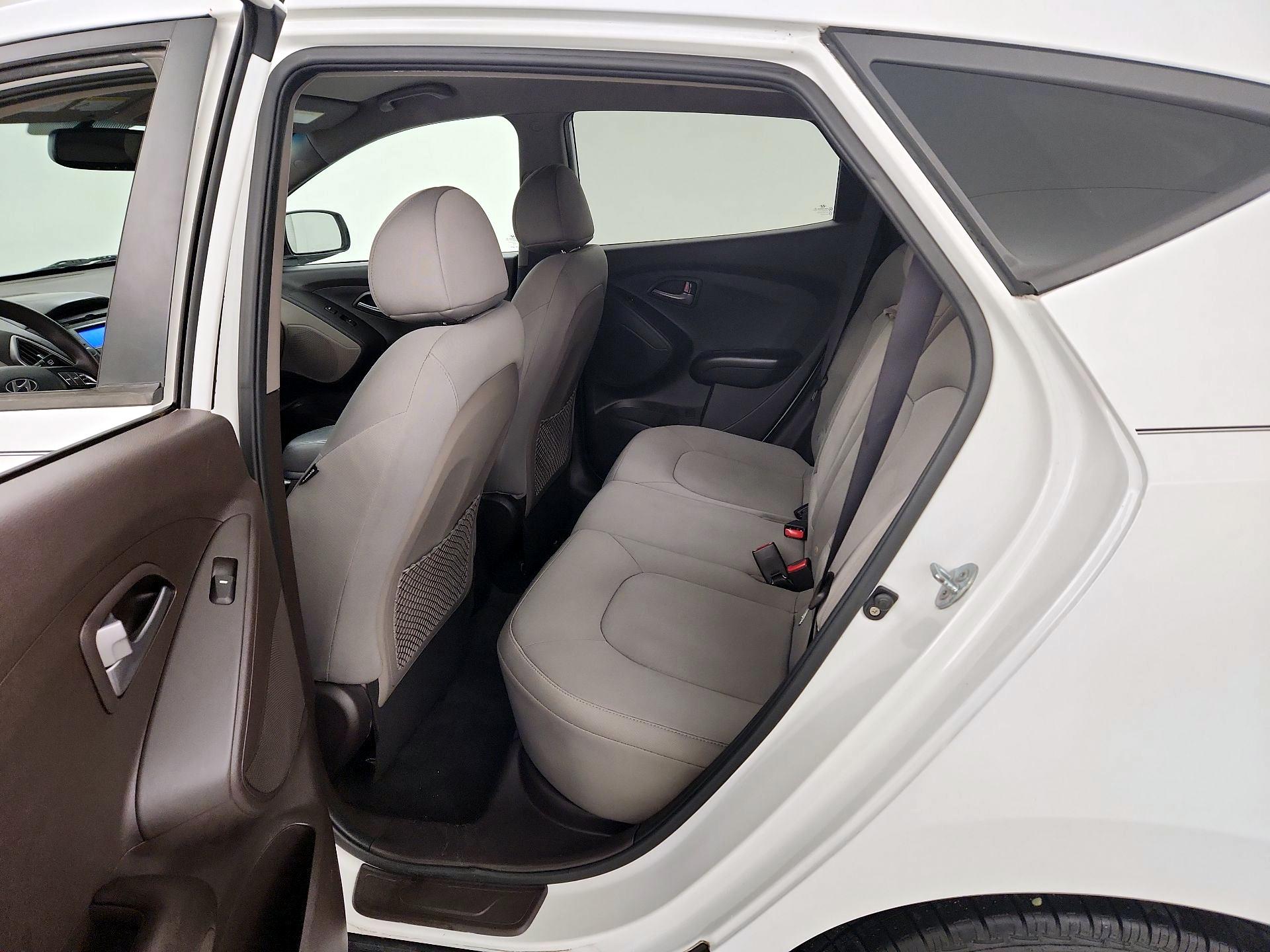 Thumbnail: 2014 Hyundai Tucson - 18