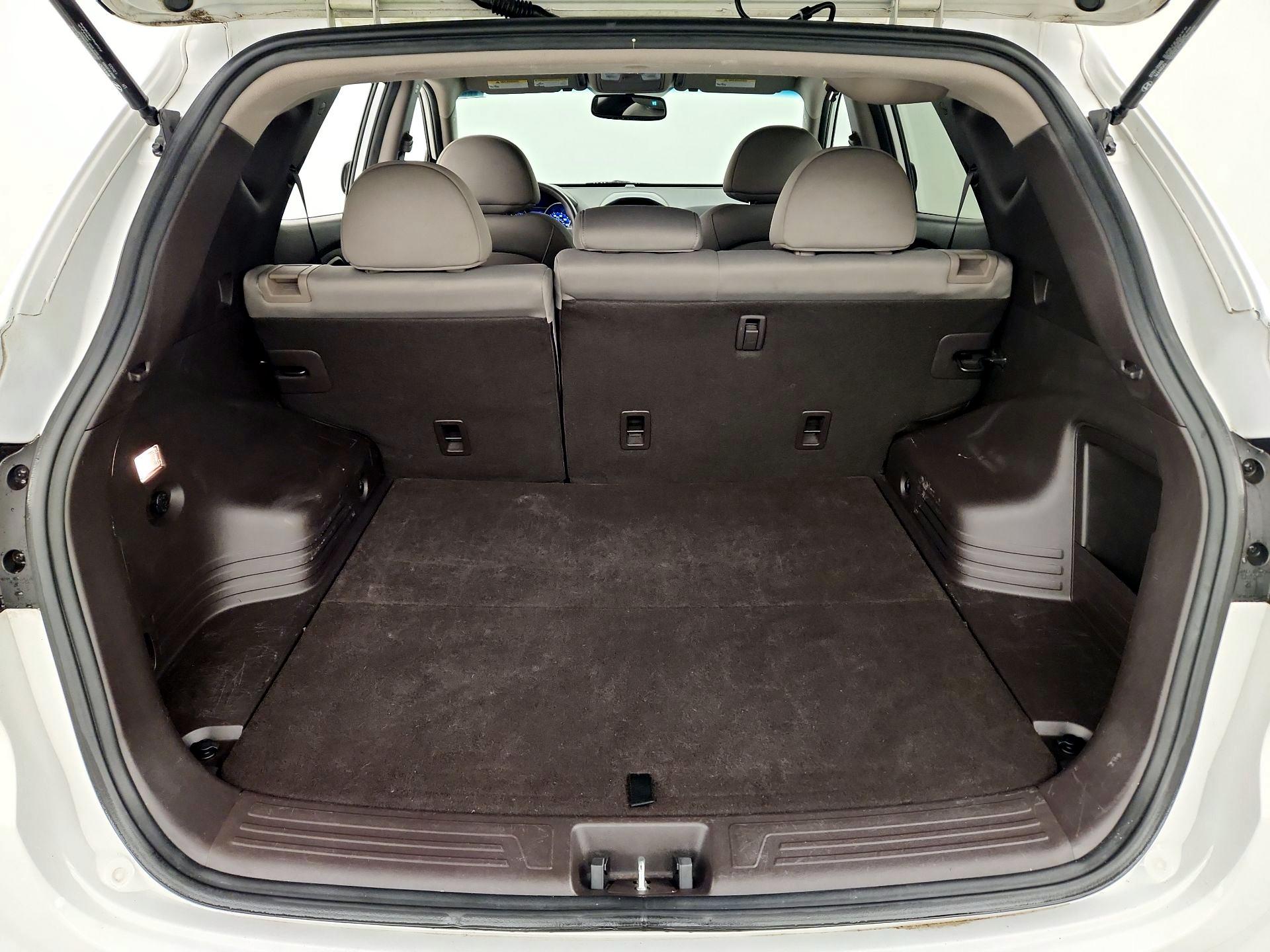 Thumbnail: 2014 Hyundai Tucson - 19