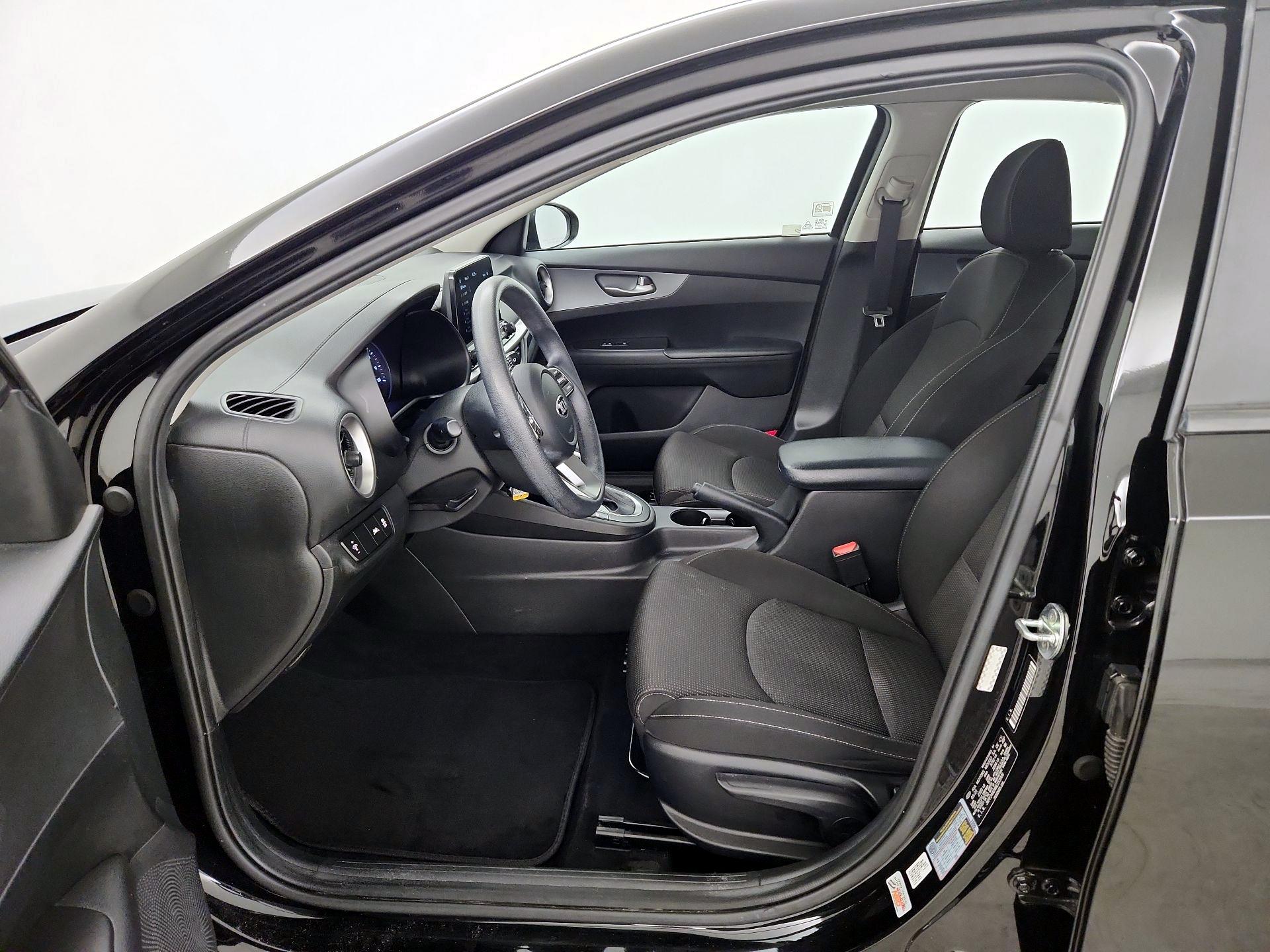 Thumbnail: 2021 Kia Forte - 11