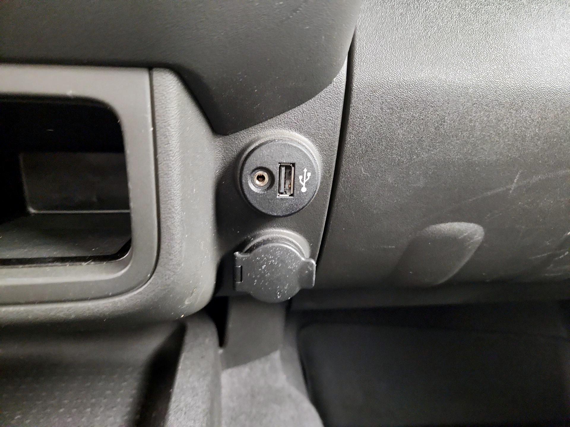 Thumbnail: 2019 Nissan Frontier - 18