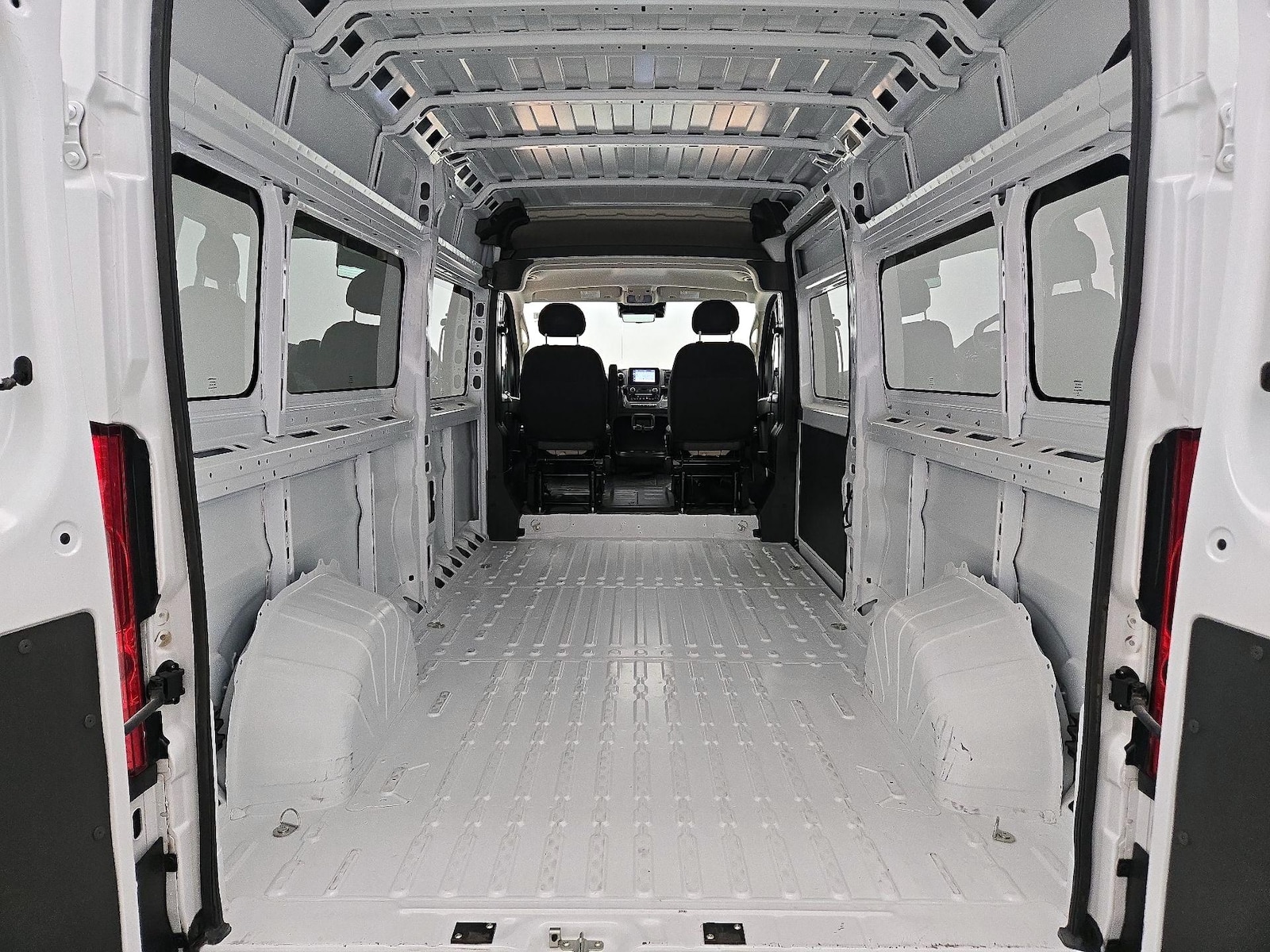 2023 RAM ProMaster Window Van Base - Photo 21