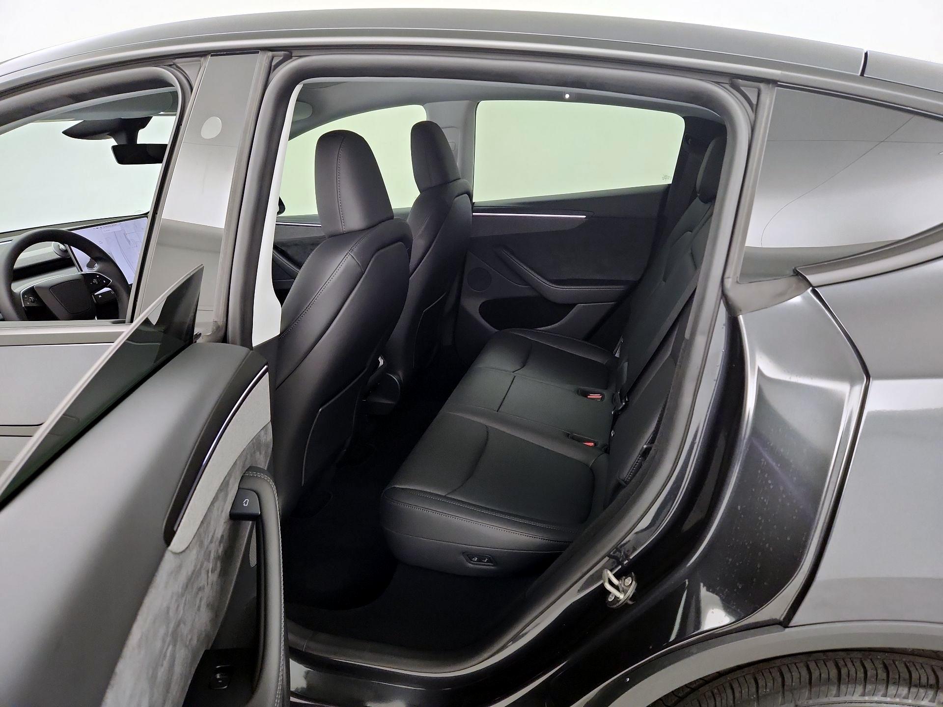 Thumbnail: 2026 Tesla Model Y - 20