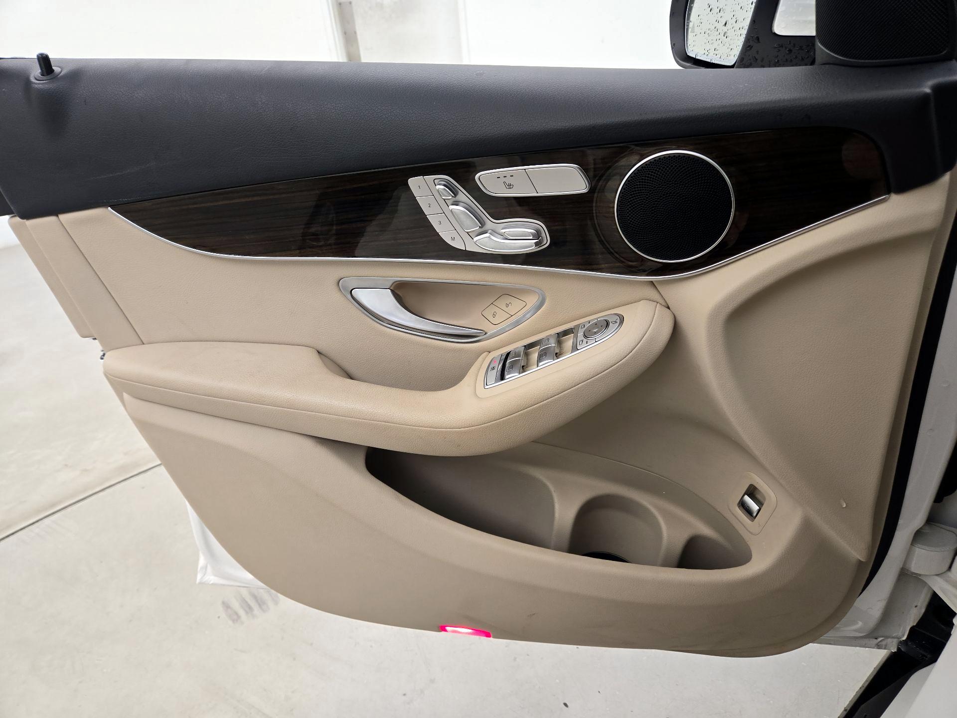 Thumbnail: 2021 Mercedes-Benz GLC - 12