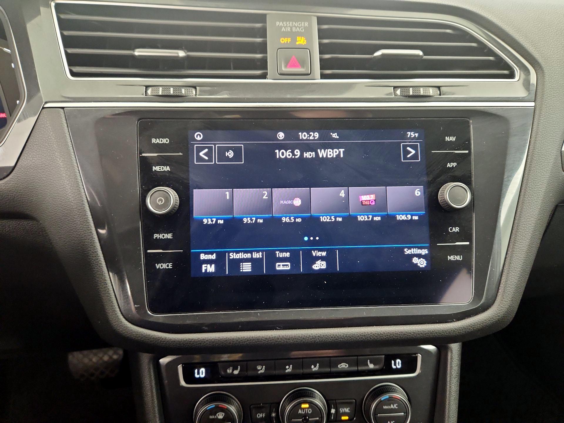Thumbnail: 2020 Volkswagen Tiguan - 15
