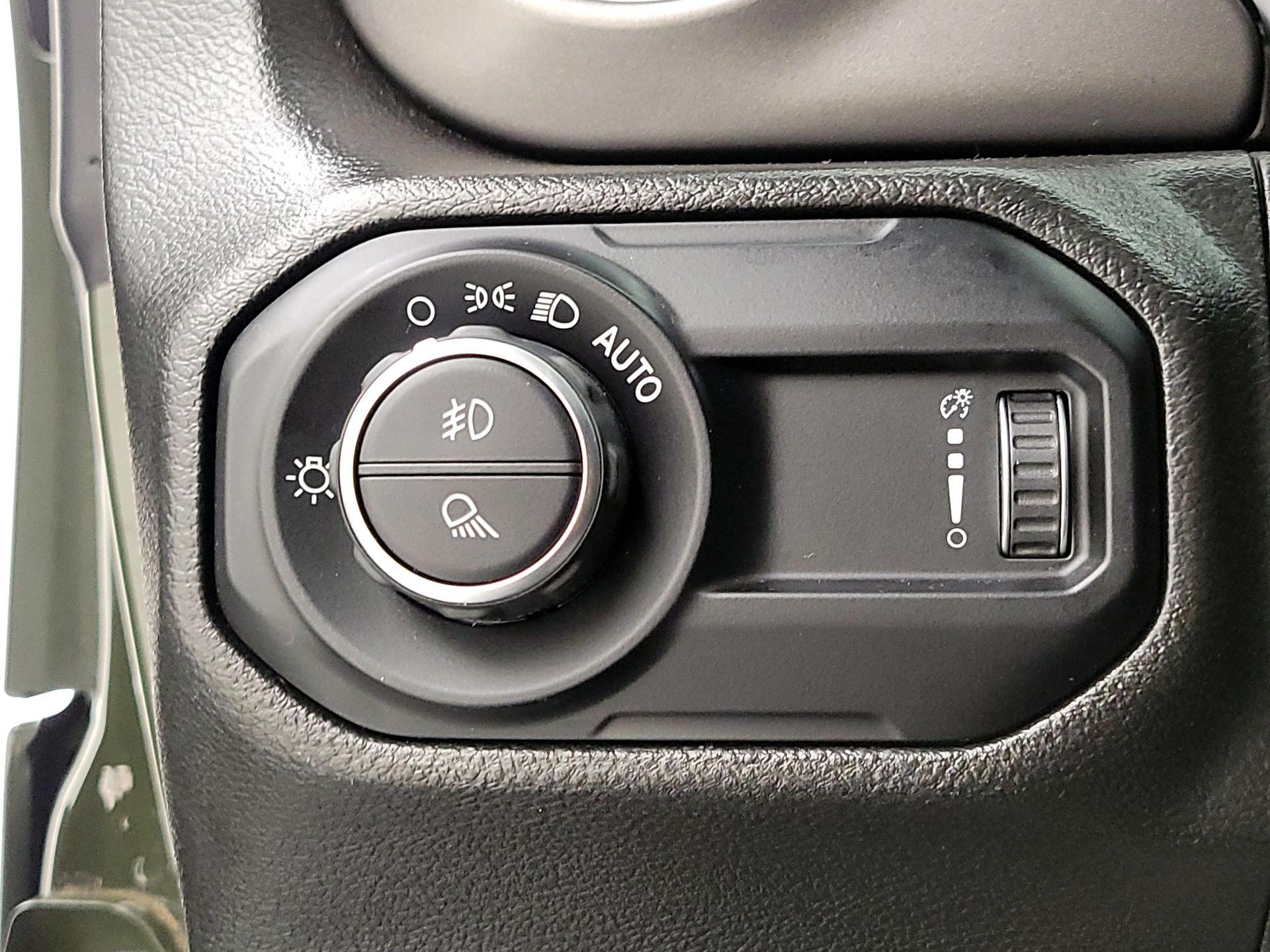 Thumbnail: 2023 Jeep Gladiator - 13