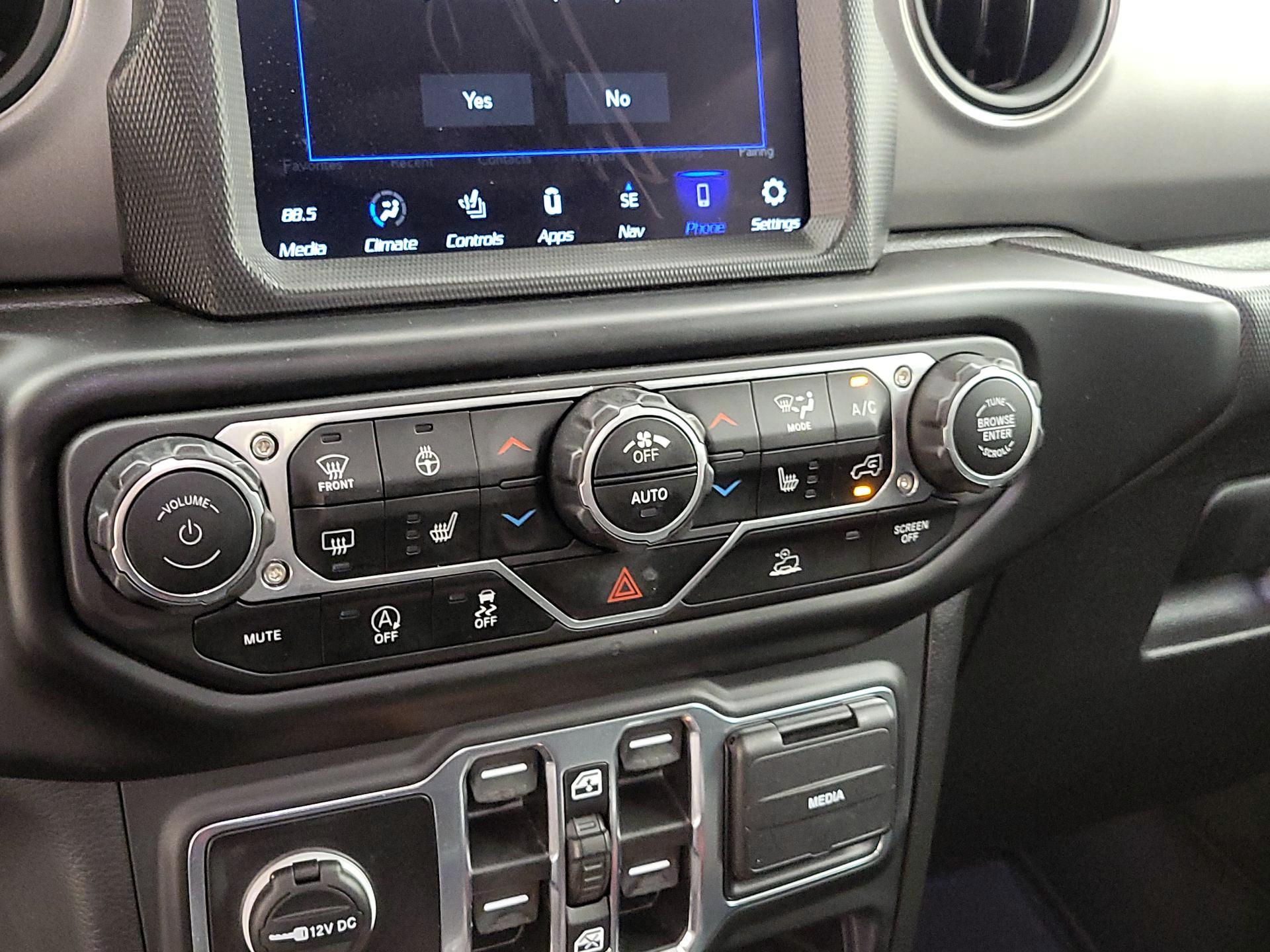 Thumbnail: 2023 Jeep Gladiator - 16