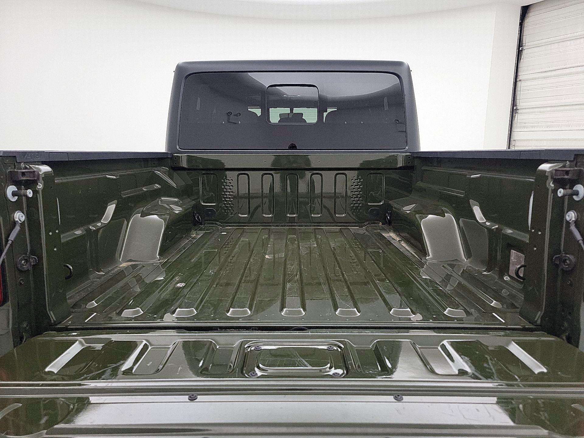 Thumbnail: 2023 Jeep Gladiator - 20