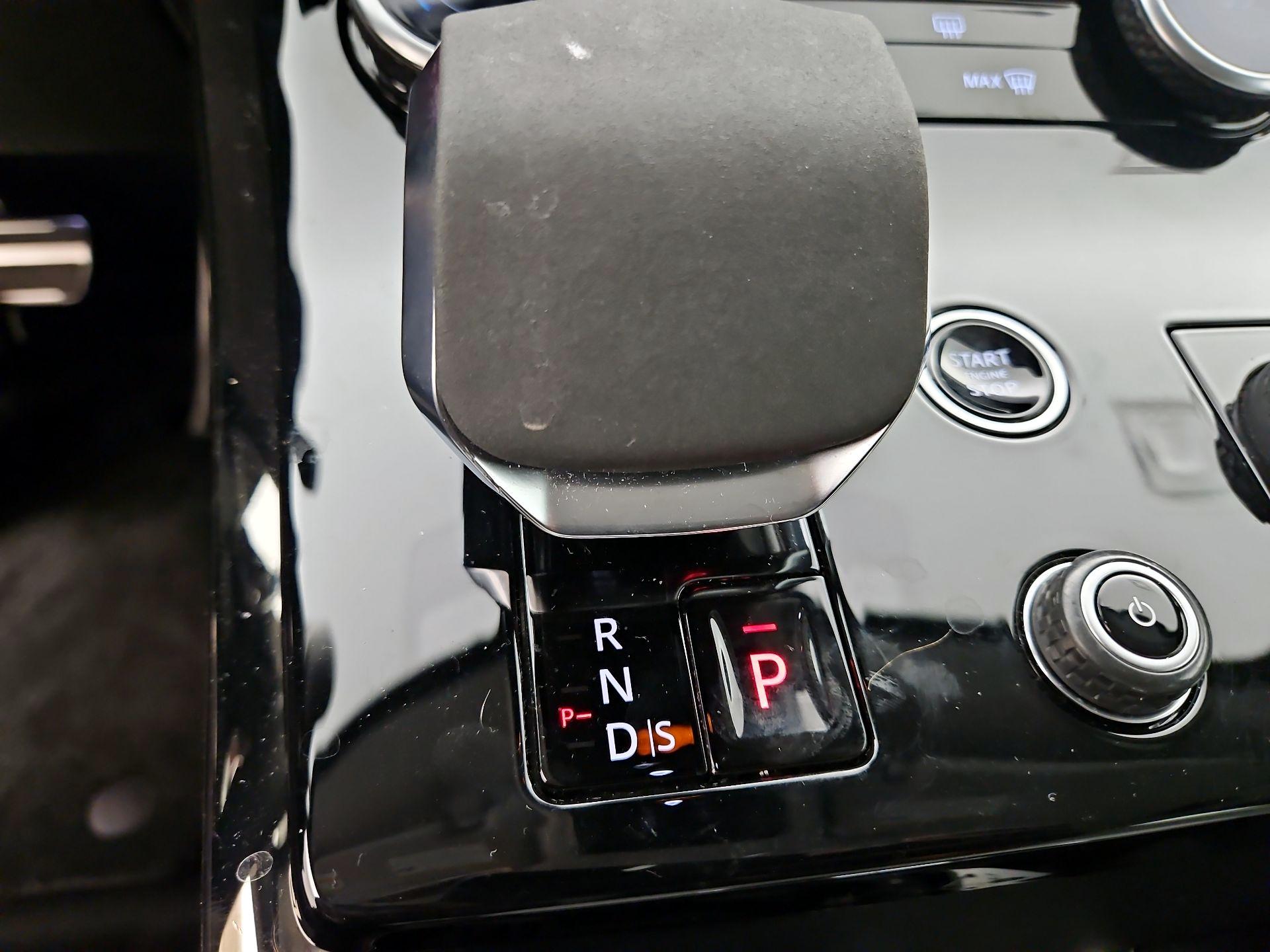 Thumbnail: 2023 Land Rover Range Rover Sport - 18
