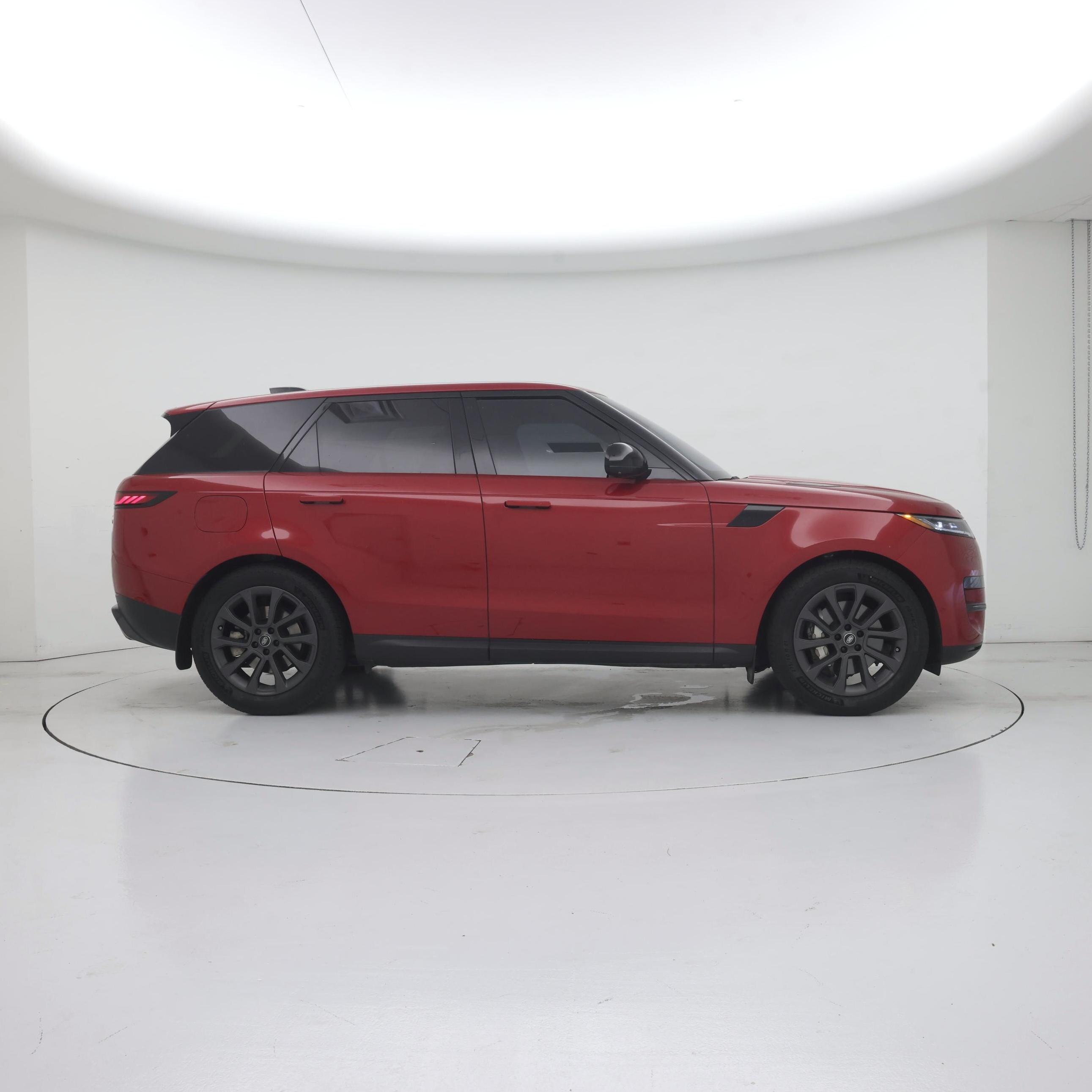 Thumbnail: 2023 Land Rover Range Rover Sport - 7