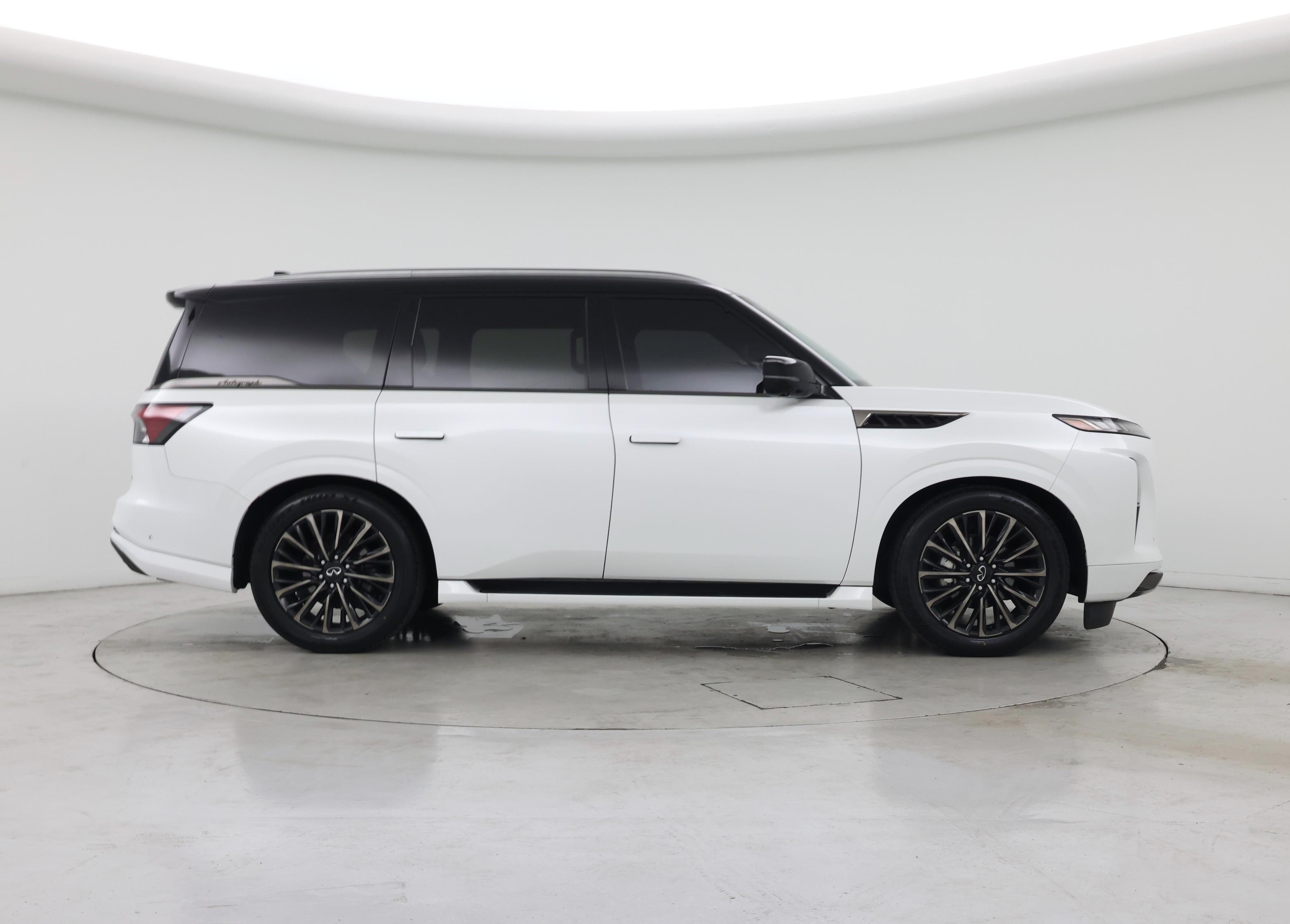 Thumbnail: 2025 INFINITI QX80 - 7