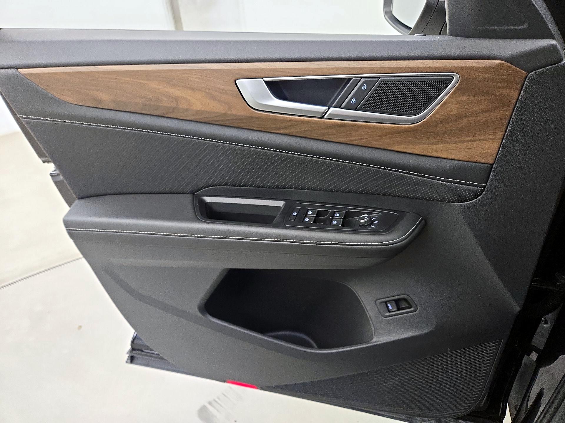 Thumbnail: 2025 Volkswagen Atlas - 12