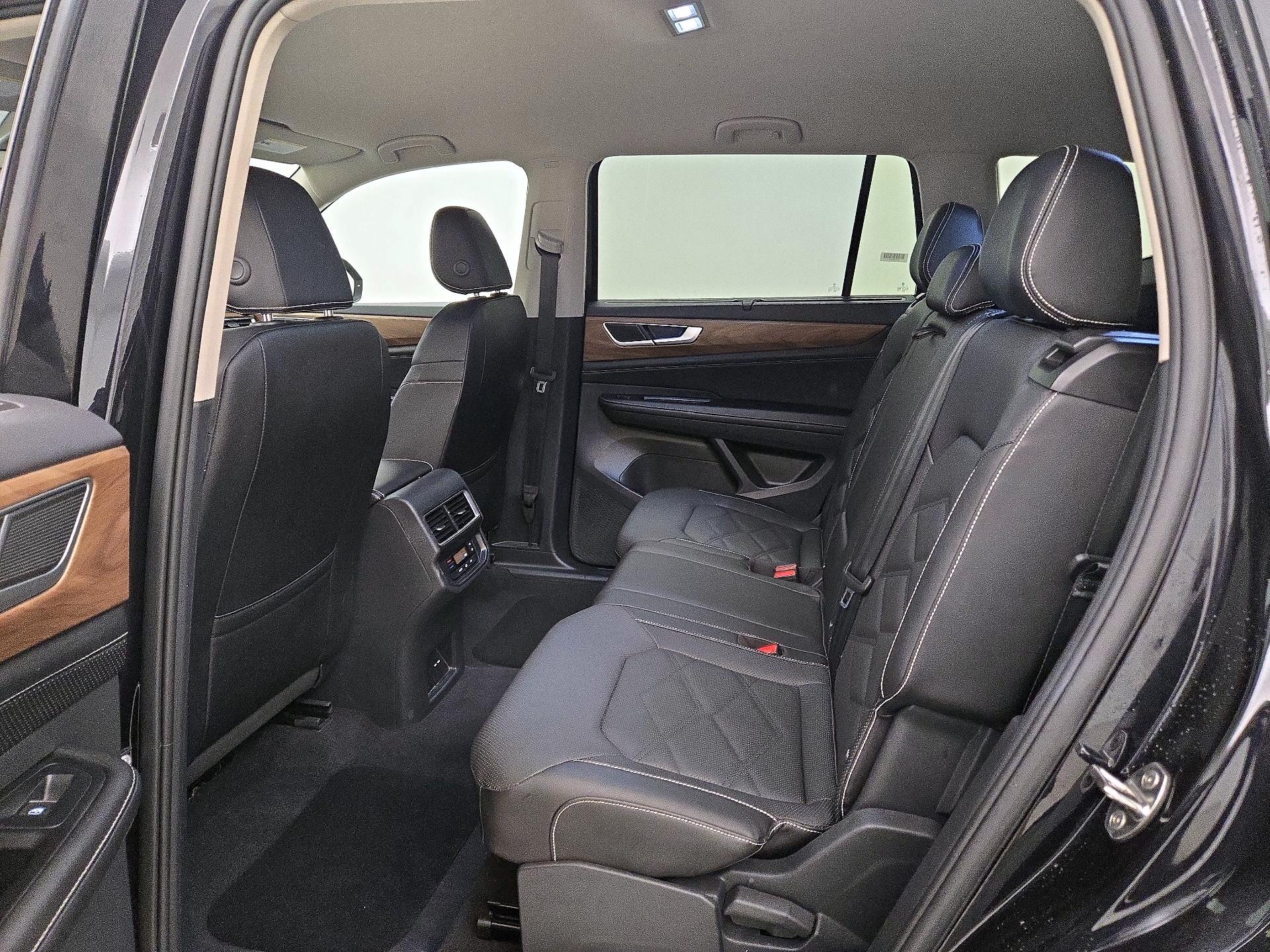 Thumbnail: 2025 Volkswagen Atlas - 19