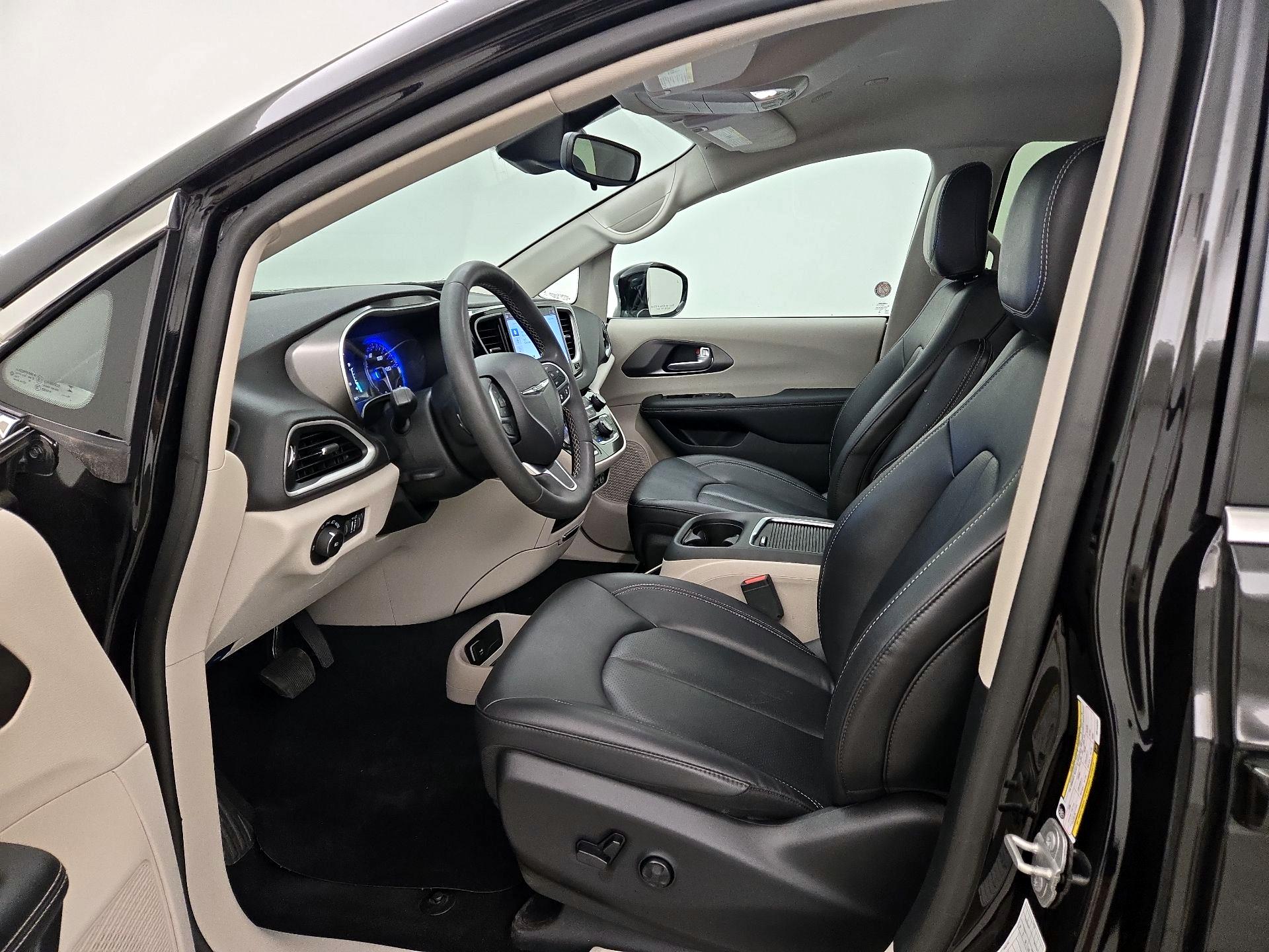Thumbnail: 2024 Chrysler Pacifica - 11