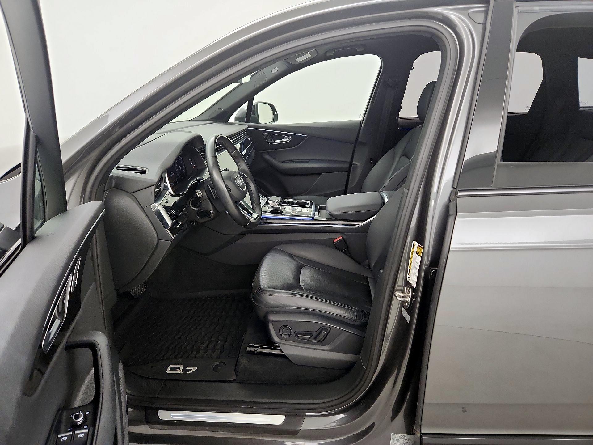 Thumbnail: 2020 Audi Q7 - 11