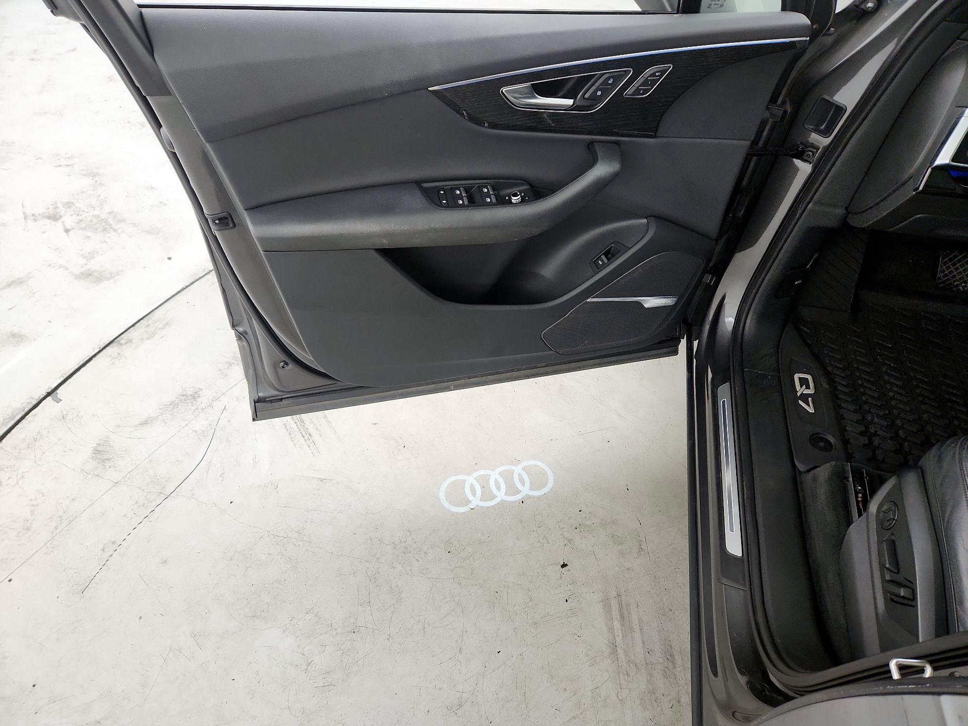 Thumbnail: 2020 Audi Q7 - 12