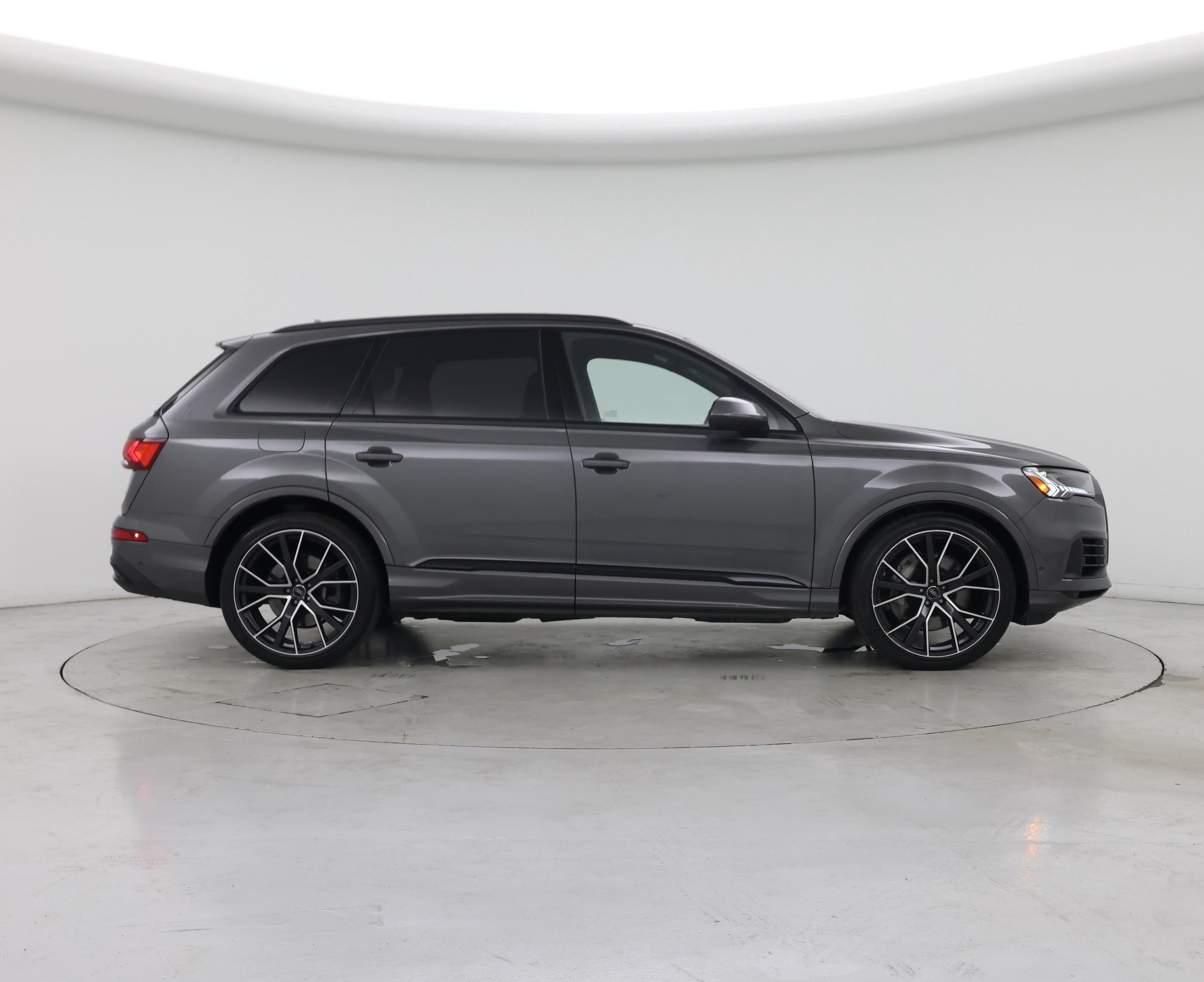 Thumbnail: 2020 Audi Q7 - 7