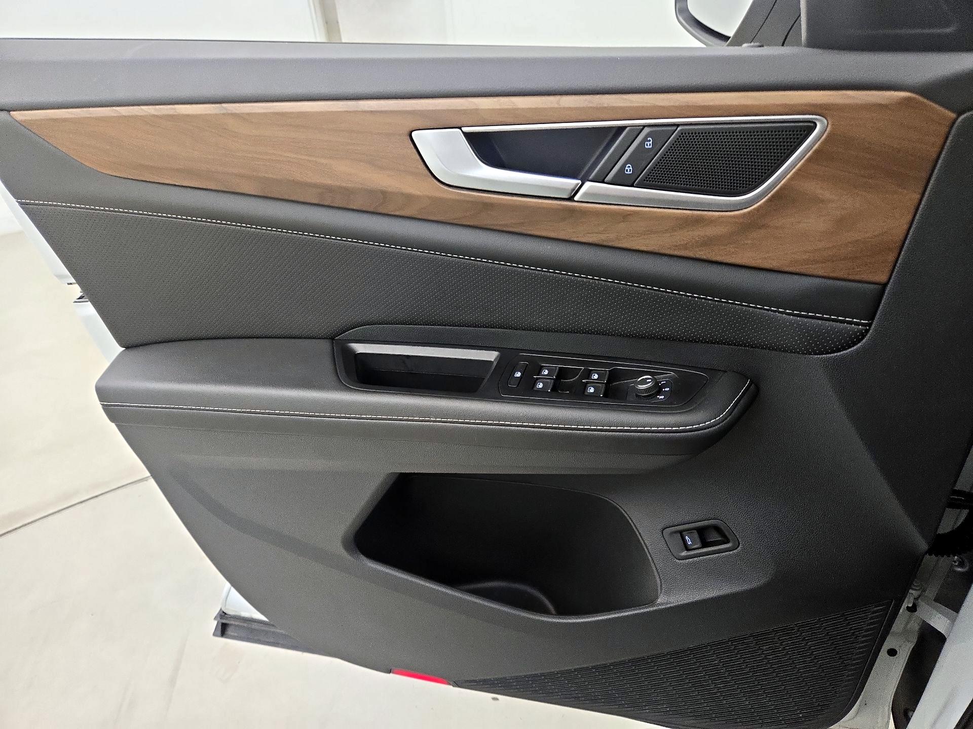 Thumbnail: 2025 Volkswagen Atlas - 12
