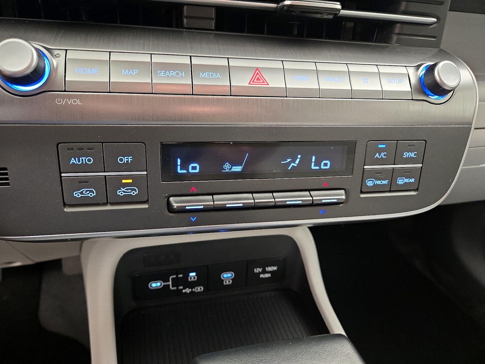 2025 Hyundai Kona SEL - Photo 17