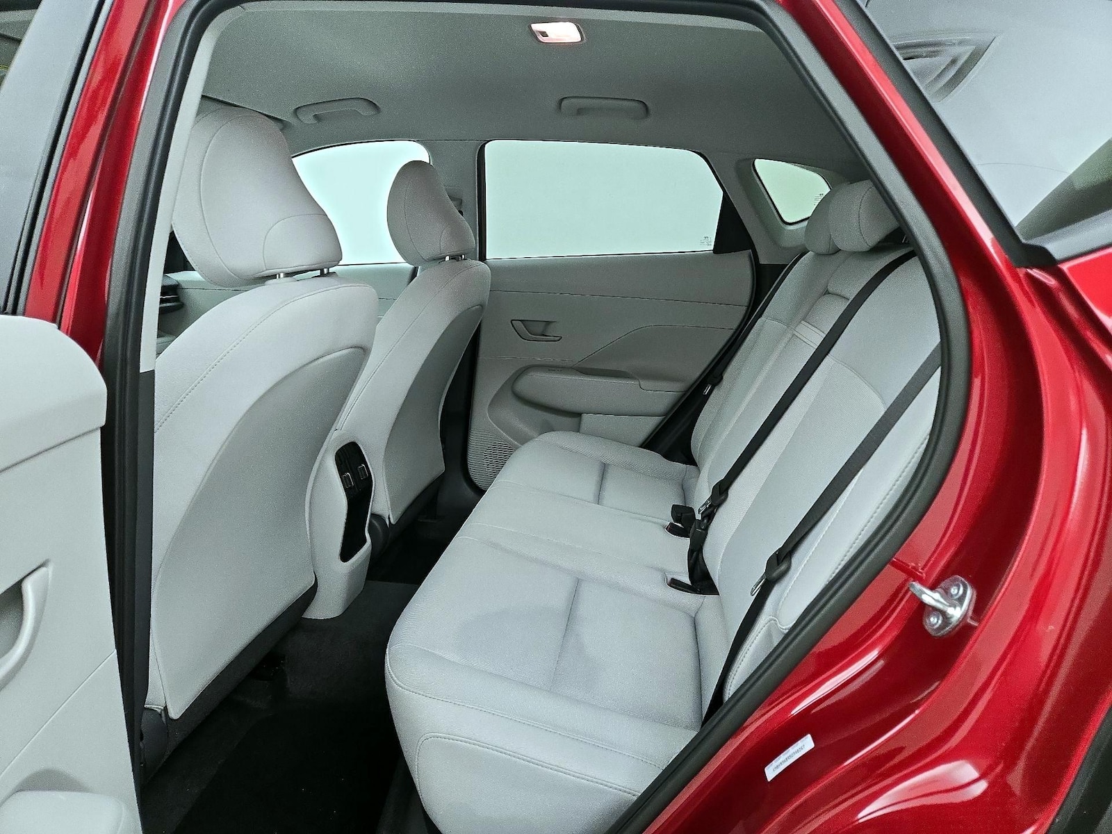 2025 Hyundai Kona SEL - Photo 20