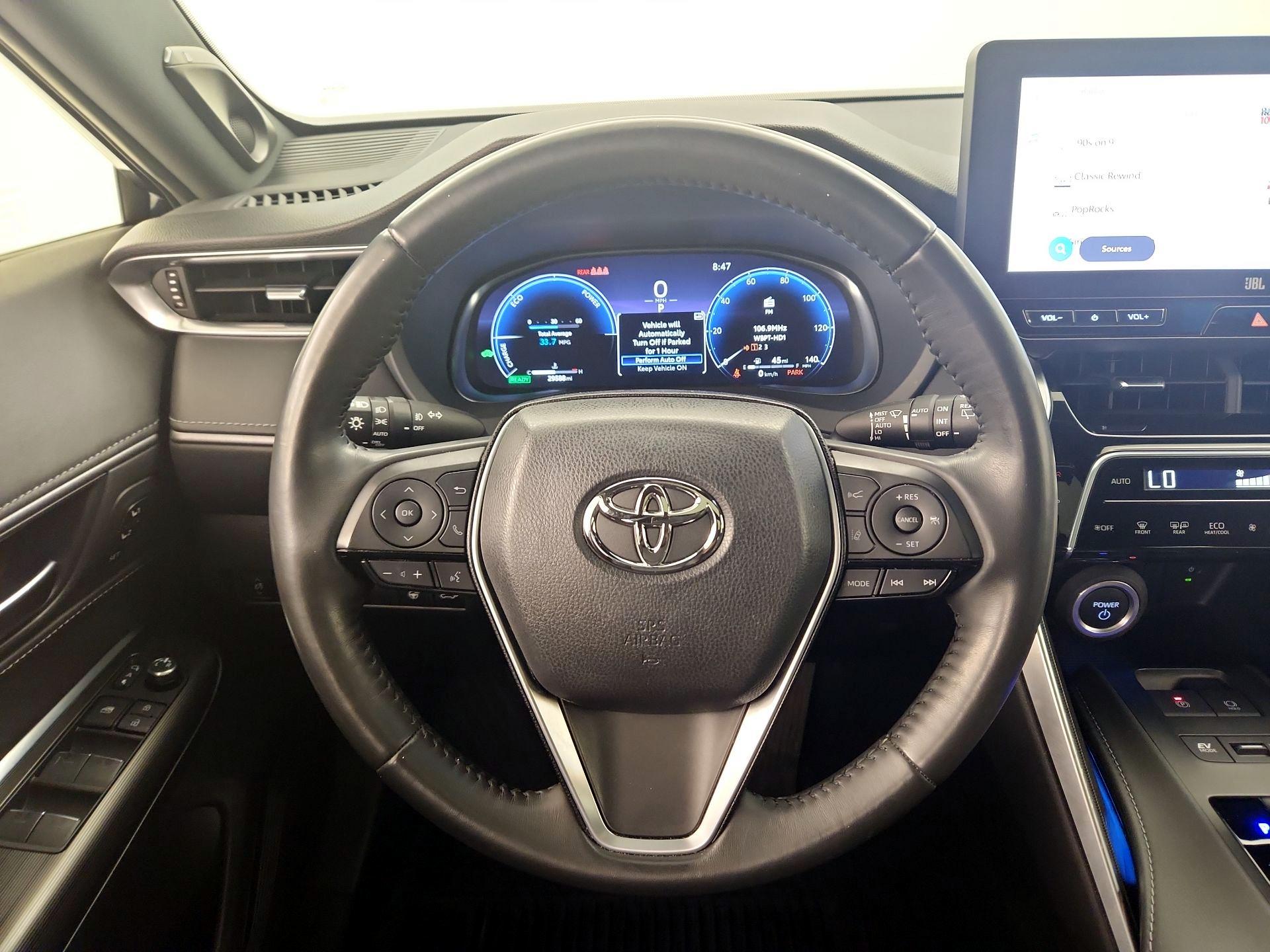 Thumbnail: 2023 Toyota Venza - 10