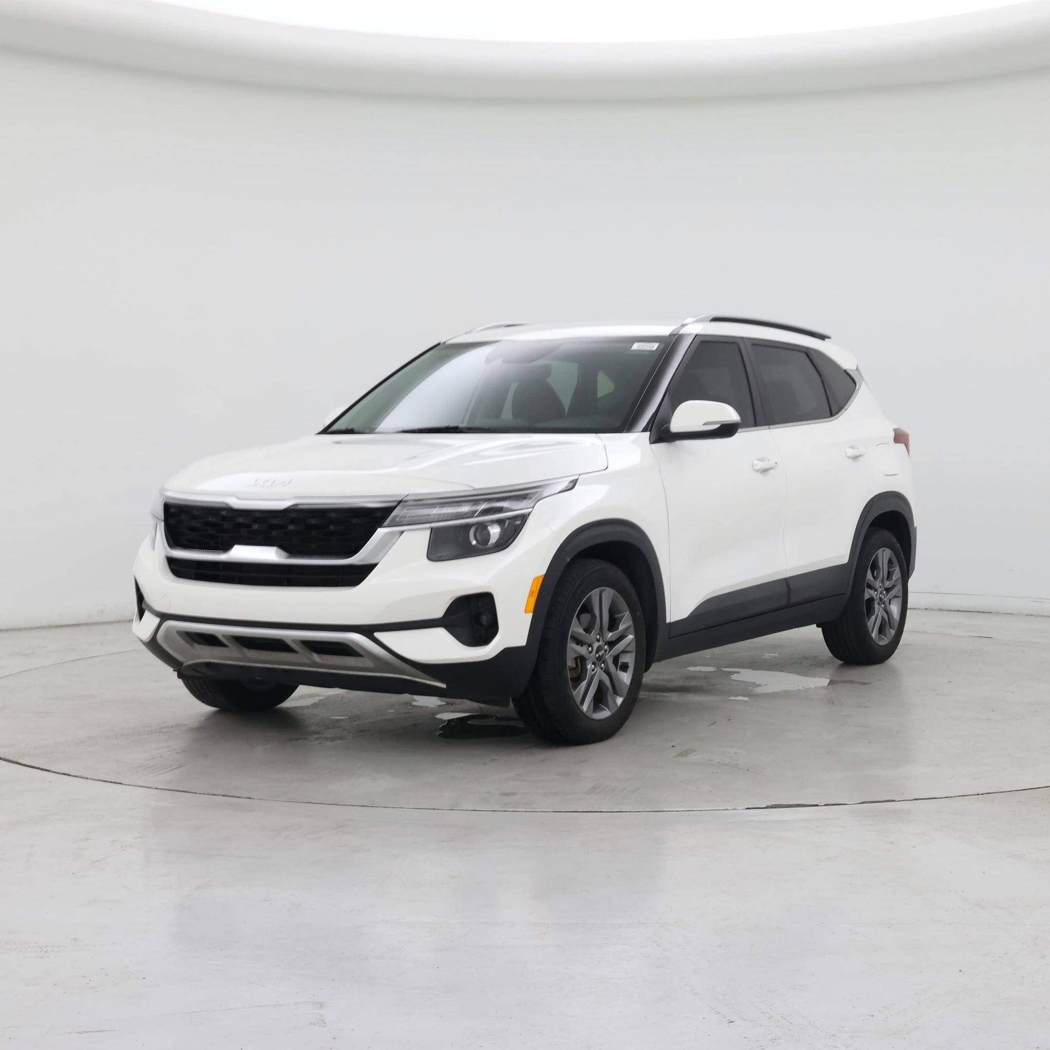 Thumbnail: 2023 Kia Seltos - 4