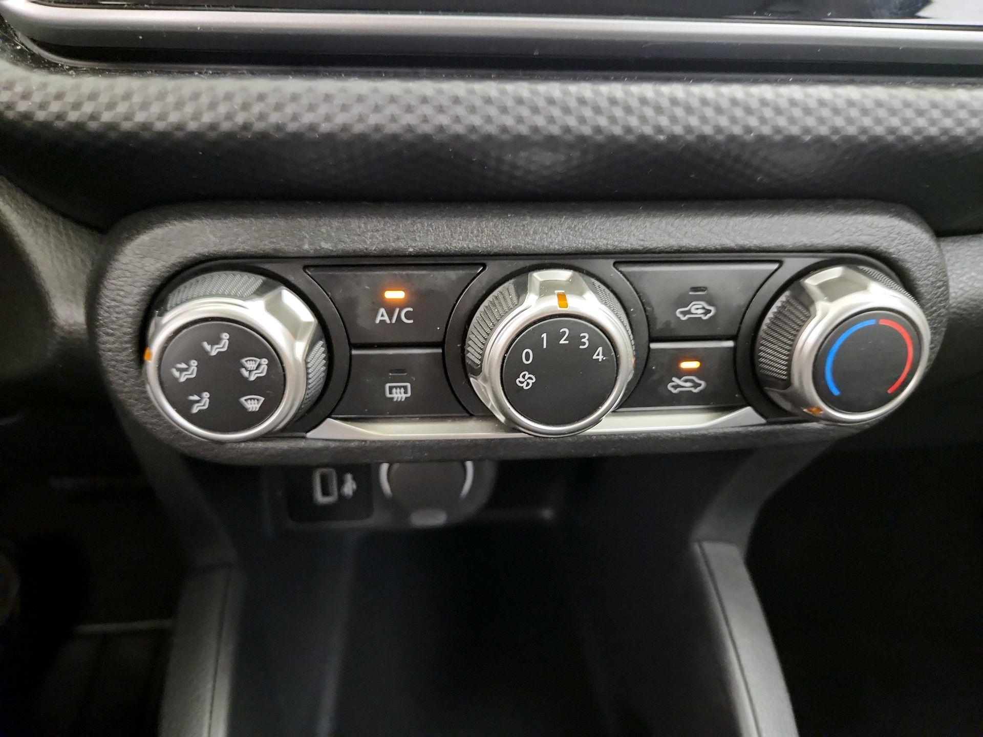 Thumbnail: 2021 Nissan Kicks - 16