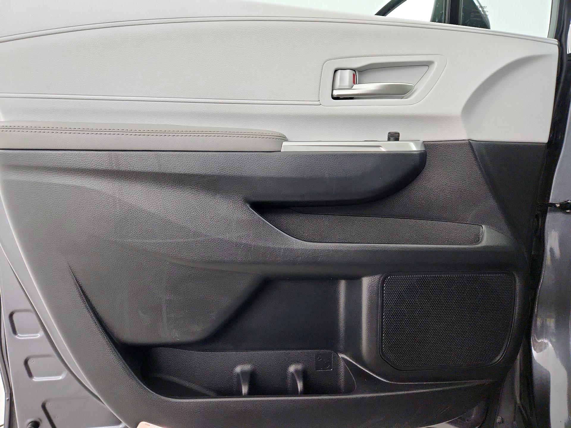 Thumbnail: 2025 Toyota Sienna - 12