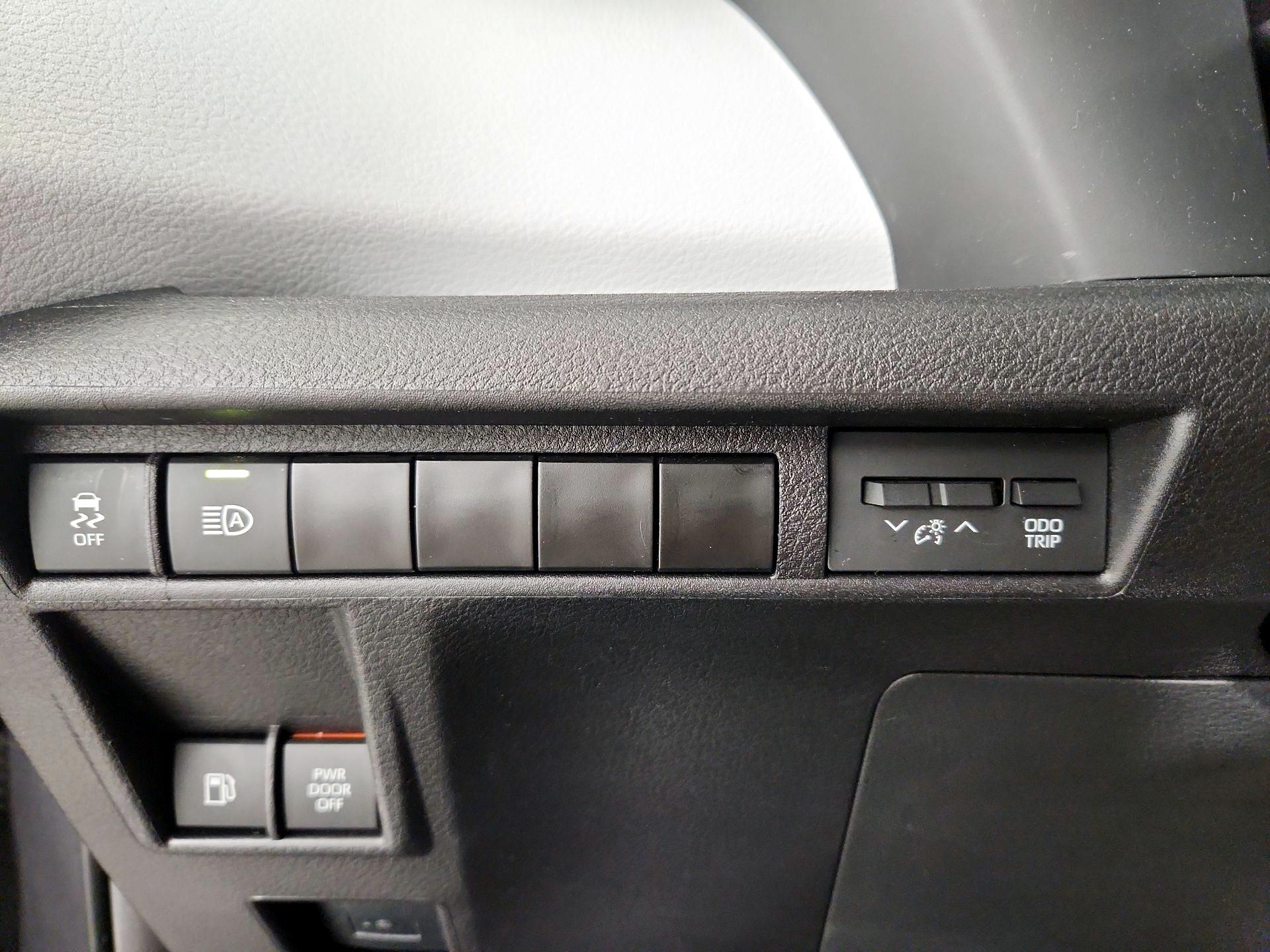 Thumbnail: 2025 Toyota Sienna - 13