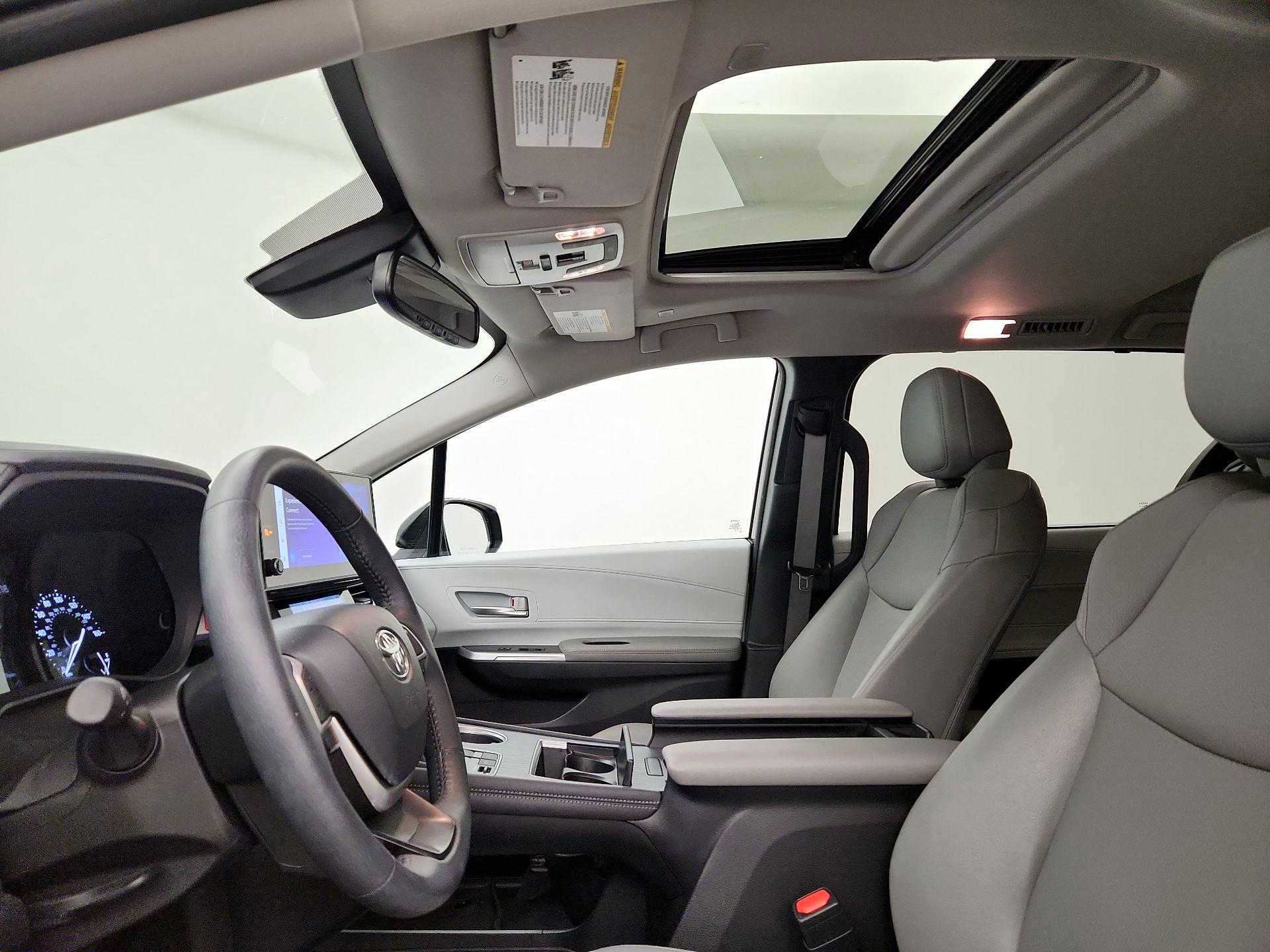 Thumbnail: 2025 Toyota Sienna - 20