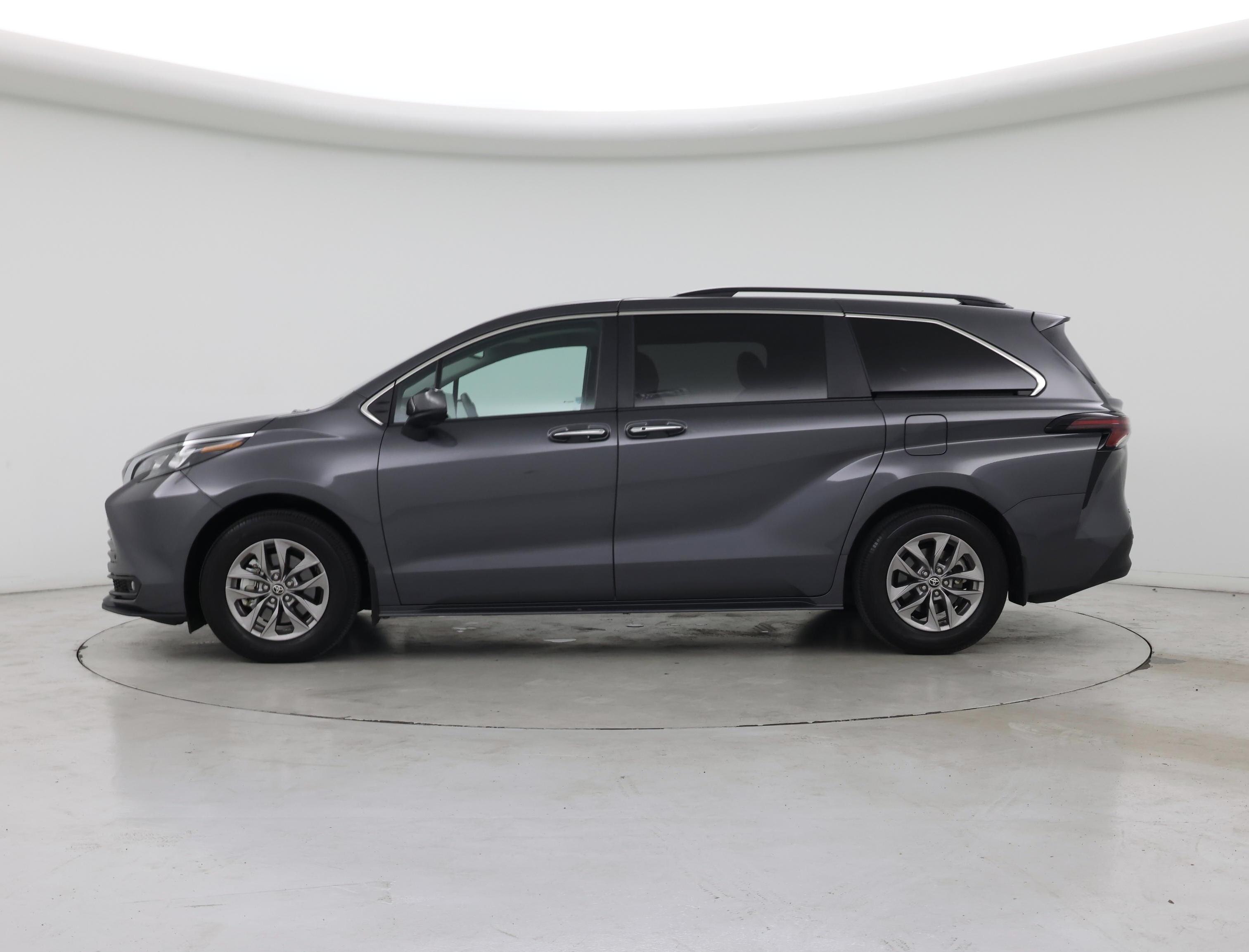 Thumbnail: 2025 Toyota Sienna - 3