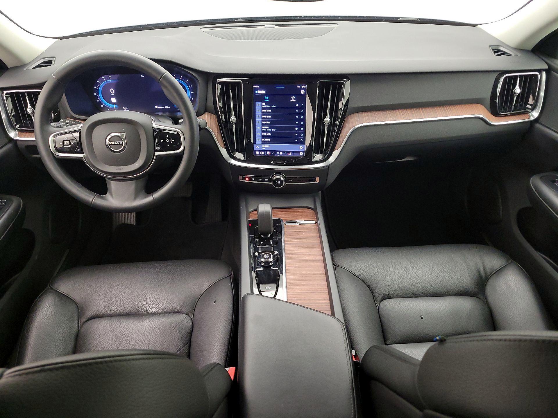 Thumbnail: 2024 Volvo S60 - 9