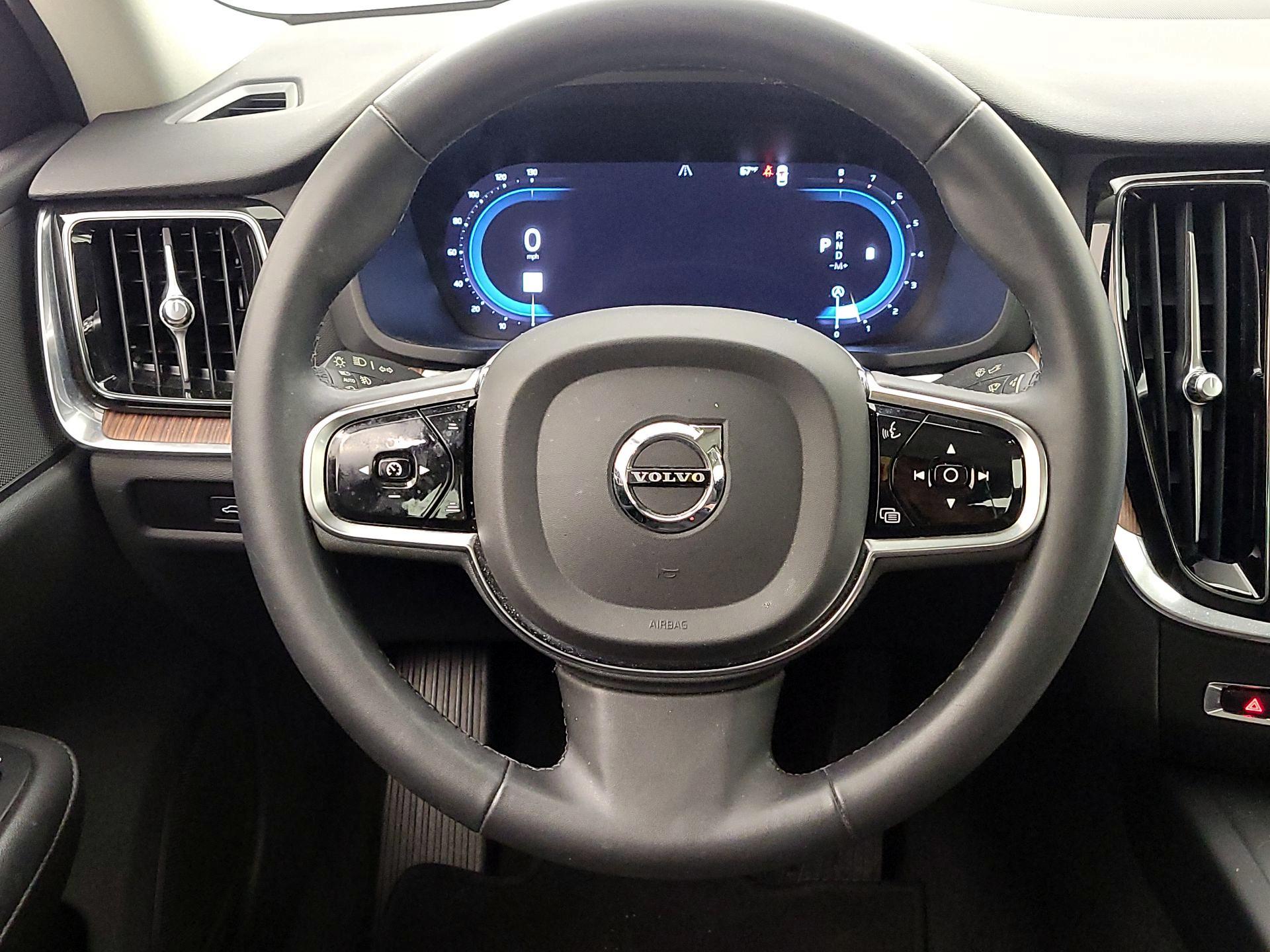 Thumbnail: 2024 Volvo S60 - 10