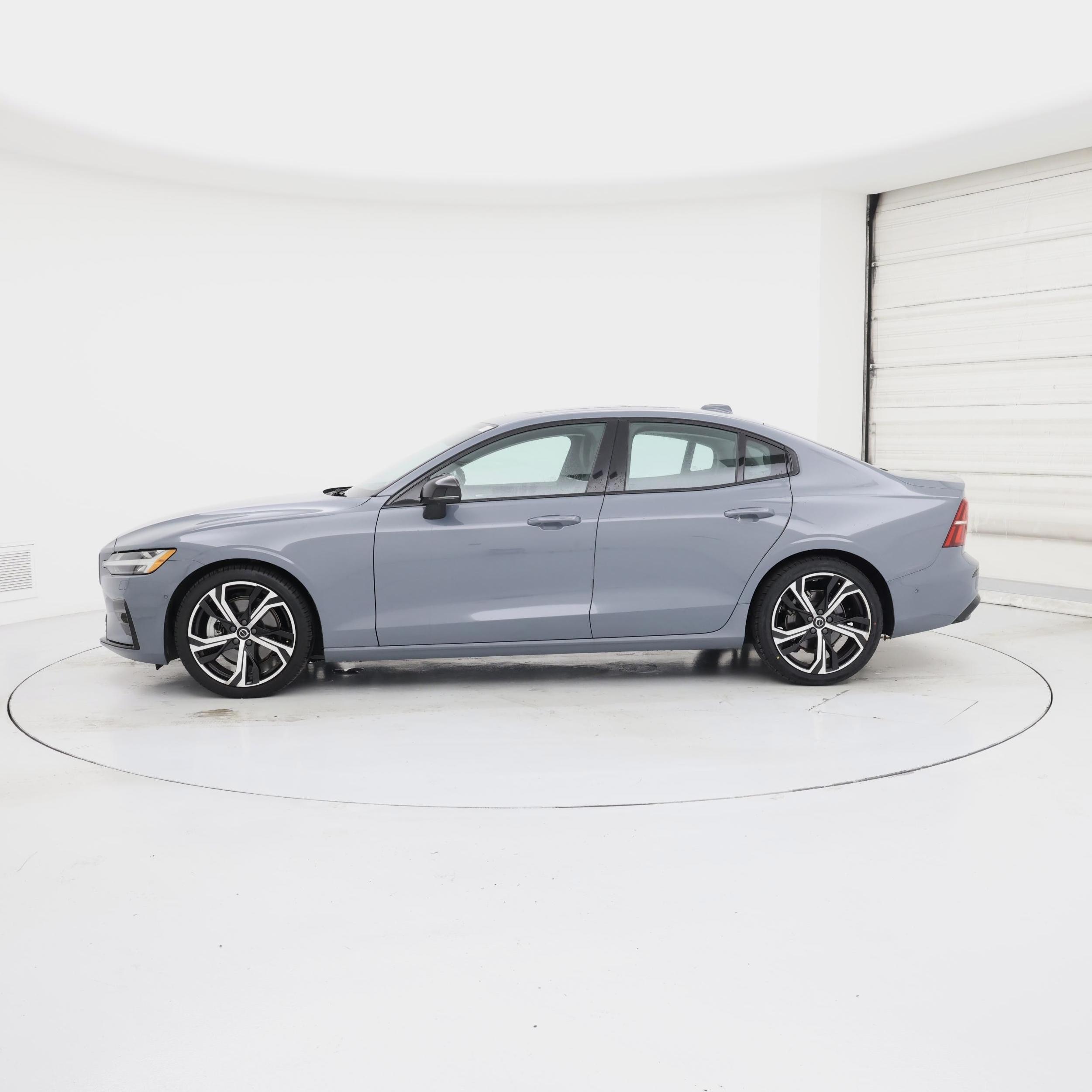 Thumbnail: 2024 Volvo S60 - 3