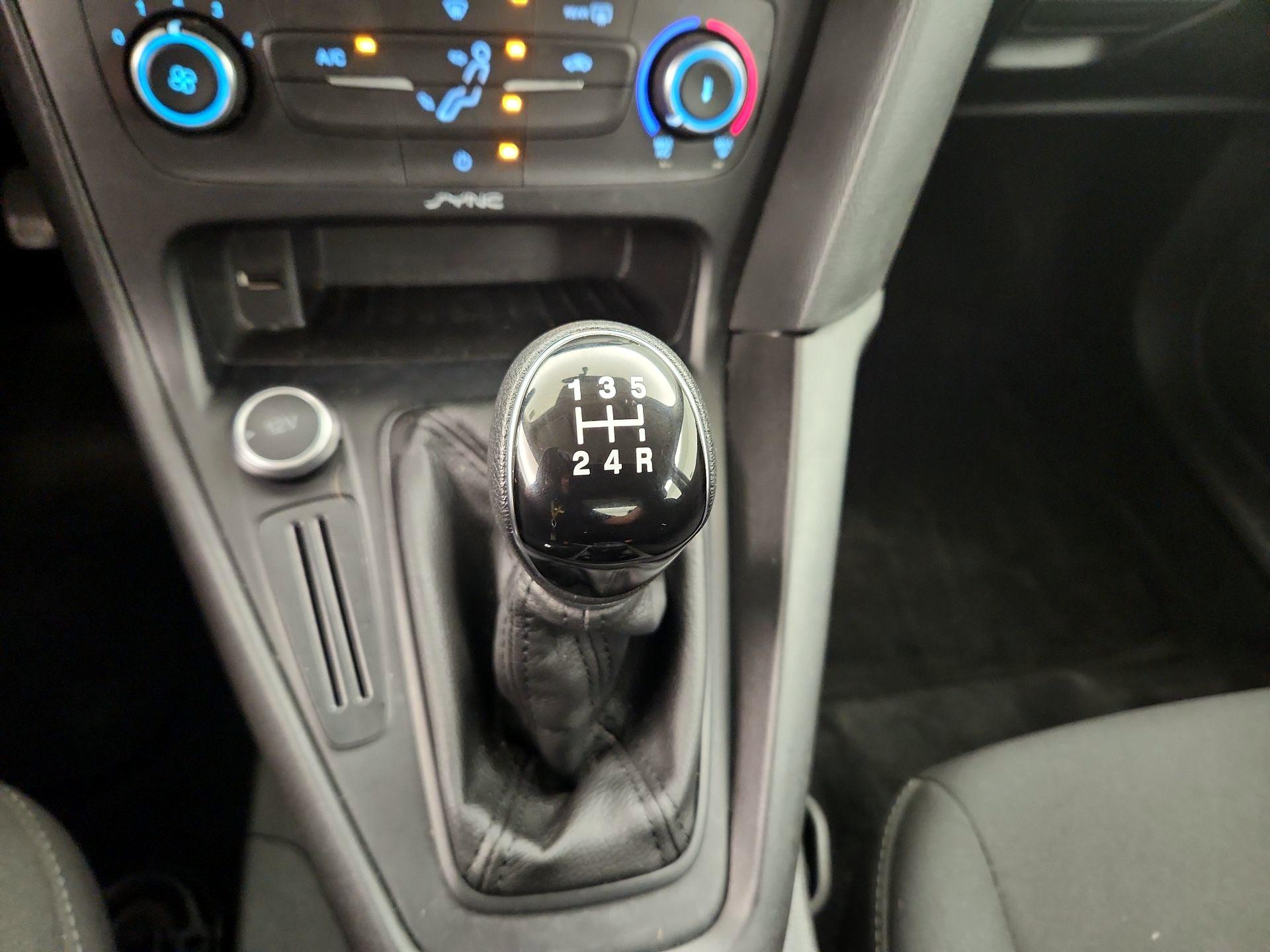 Thumbnail: 2017 Ford Focus - 17