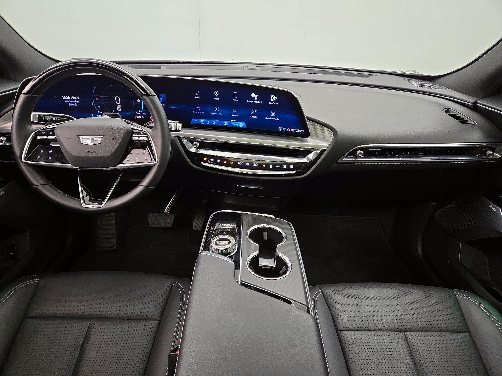 Thumbnail: 2024 Cadillac Lyriq - 9