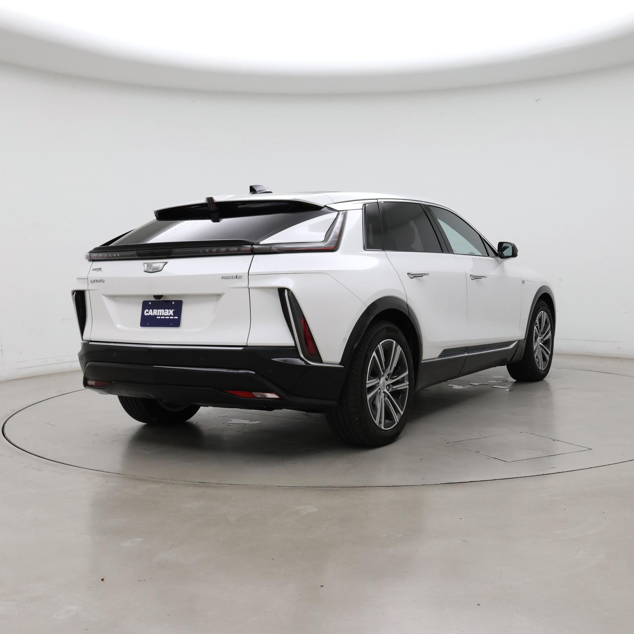 Thumbnail: 2024 Cadillac Lyriq - 8