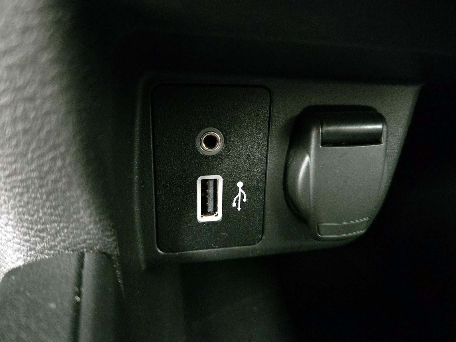 2025 Nissan Versa Sedan S - Photo 19