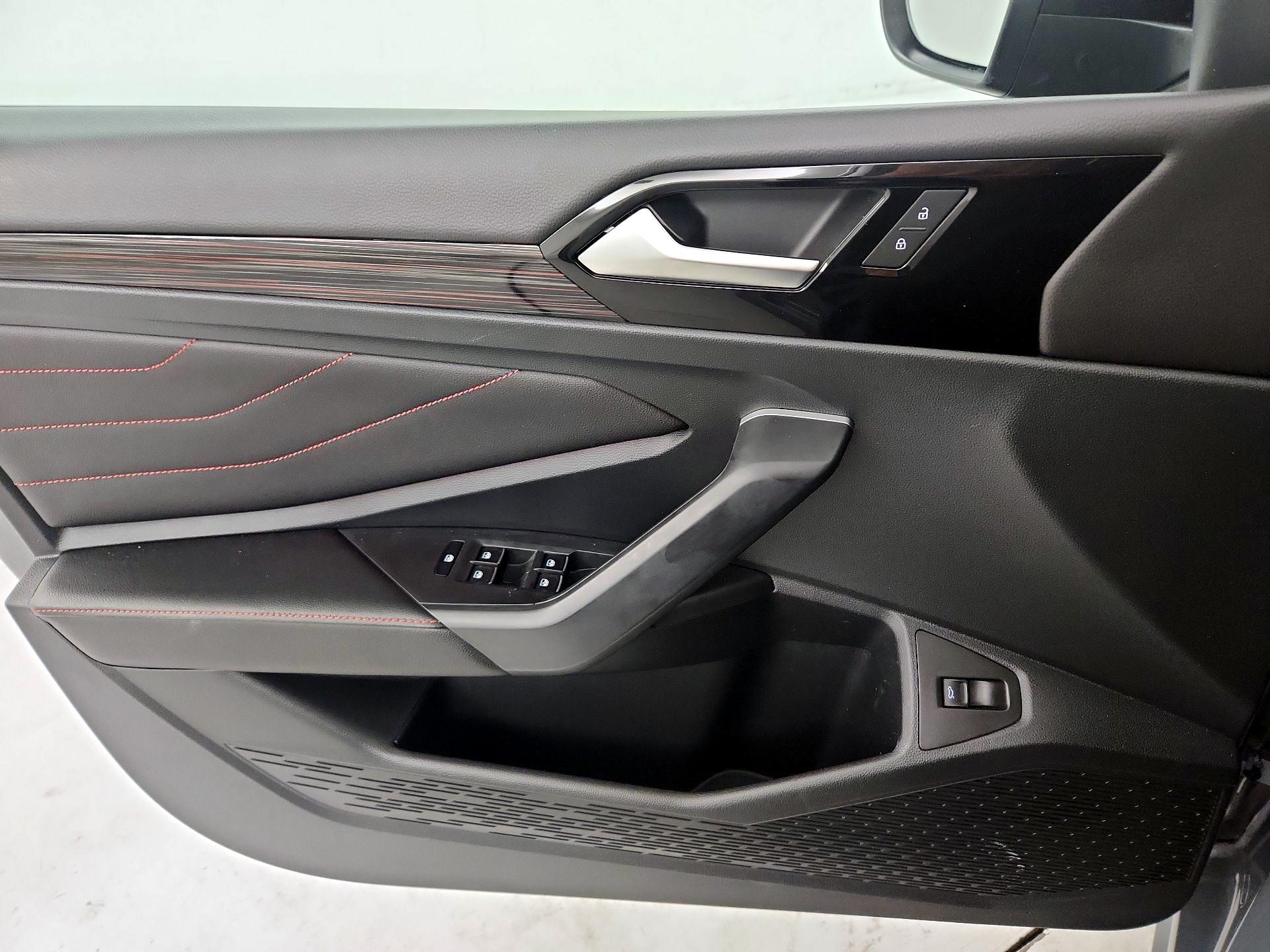 Thumbnail: 2023 Volkswagen Jetta - 10