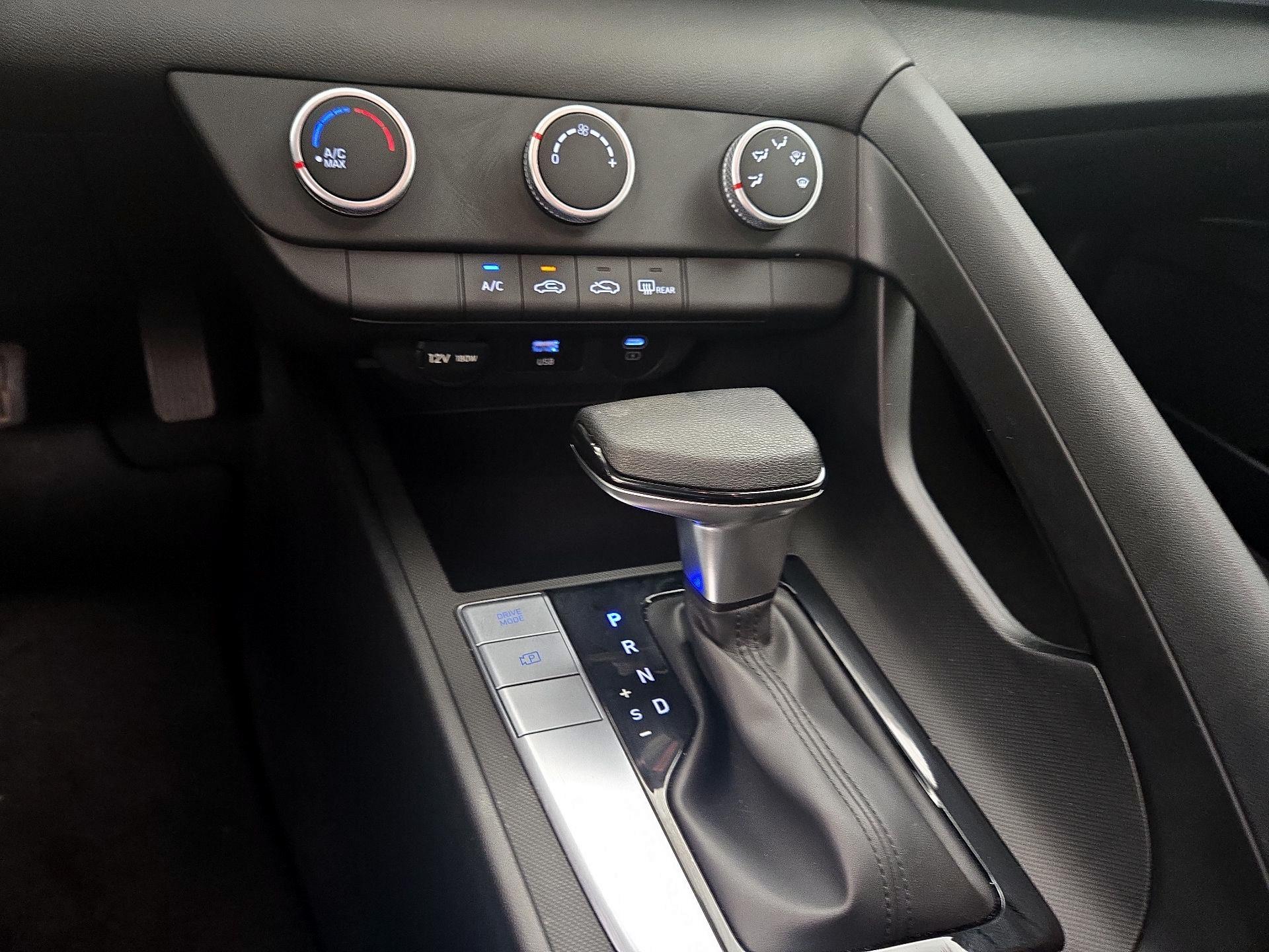 Thumbnail: 2025 Hyundai Elantra - 17