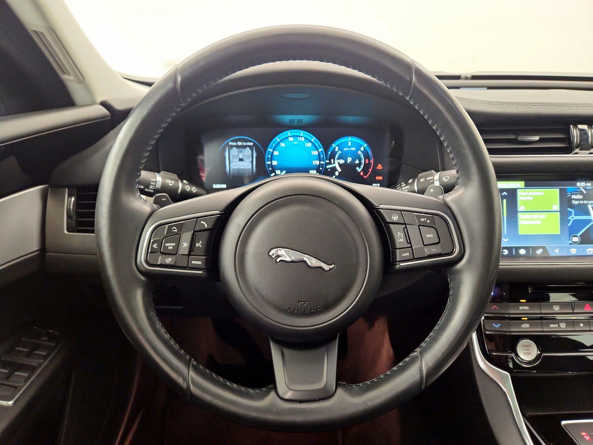 Thumbnail: 2017 Jaguar XF - 10