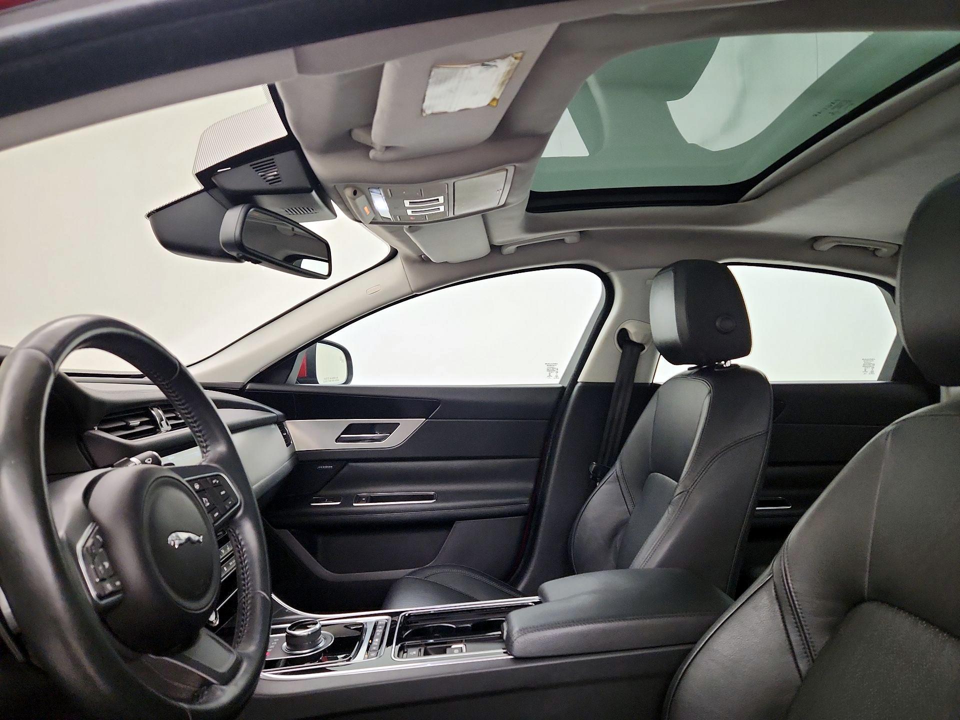 Thumbnail: 2017 Jaguar XF - 20
