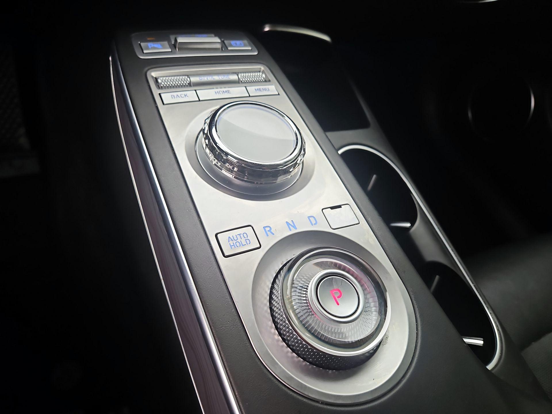 Thumbnail: 2023 Genesis GV70 - 18