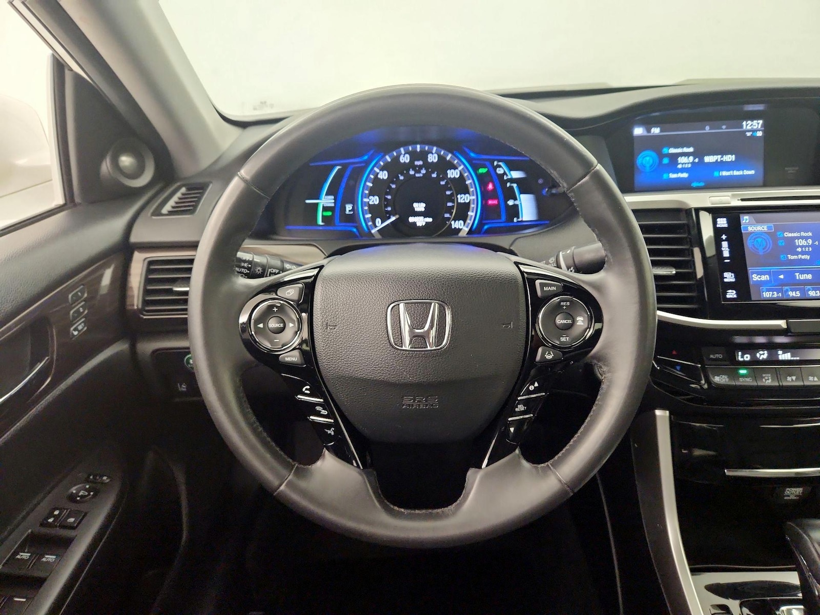 2017 Honda Accord Hybrid EX-L - Photo 11