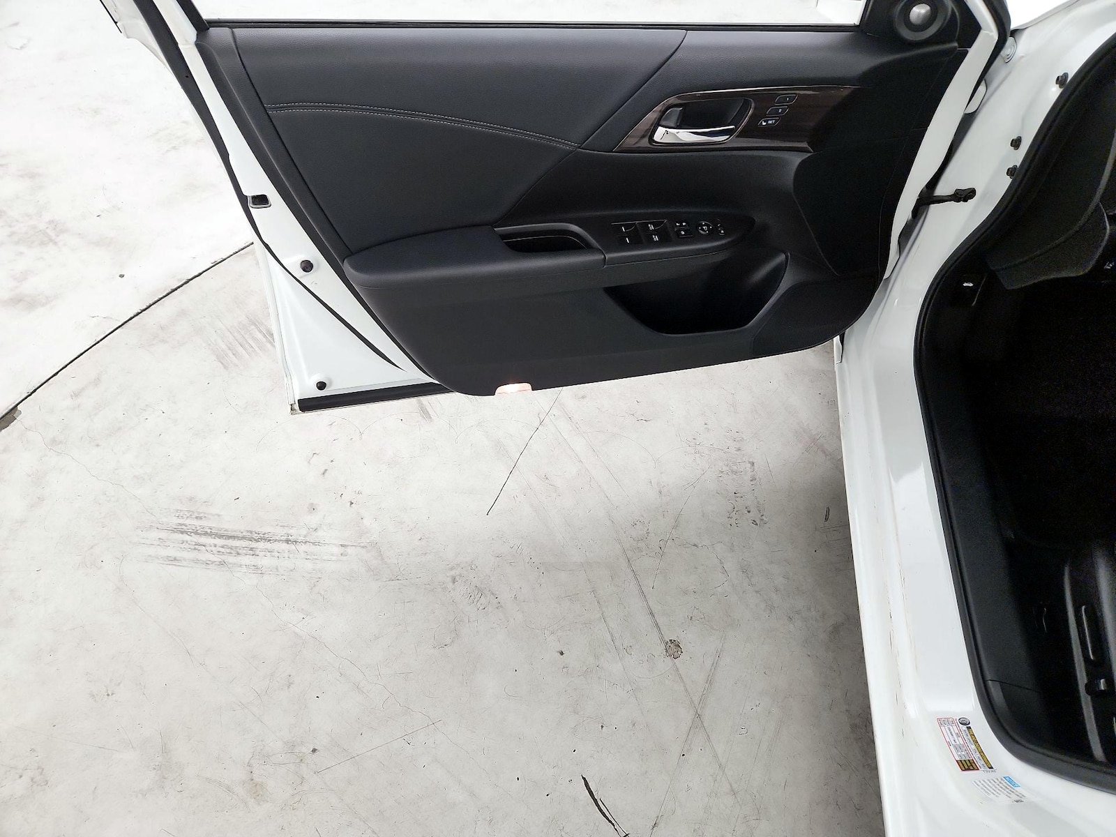 2017 Honda Accord Hybrid EX-L - Photo 13