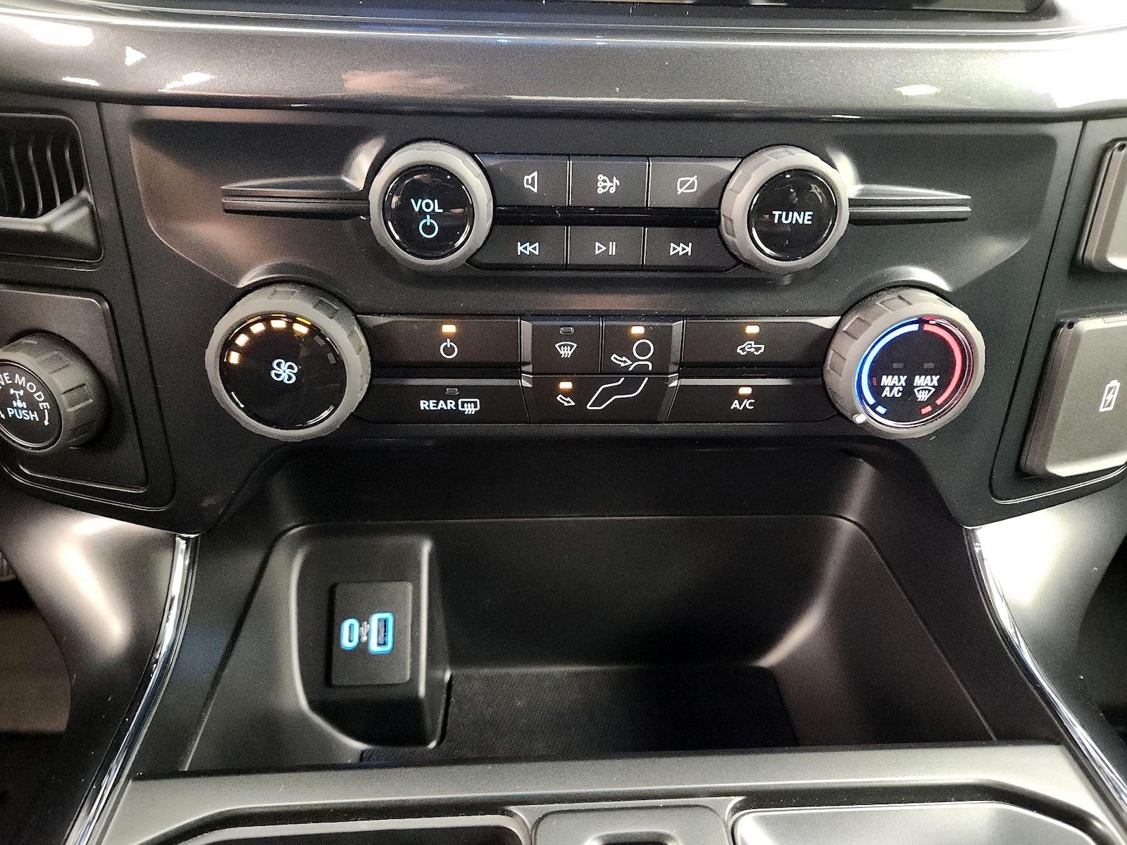 2024 Ford F-150 STX - Photo 18