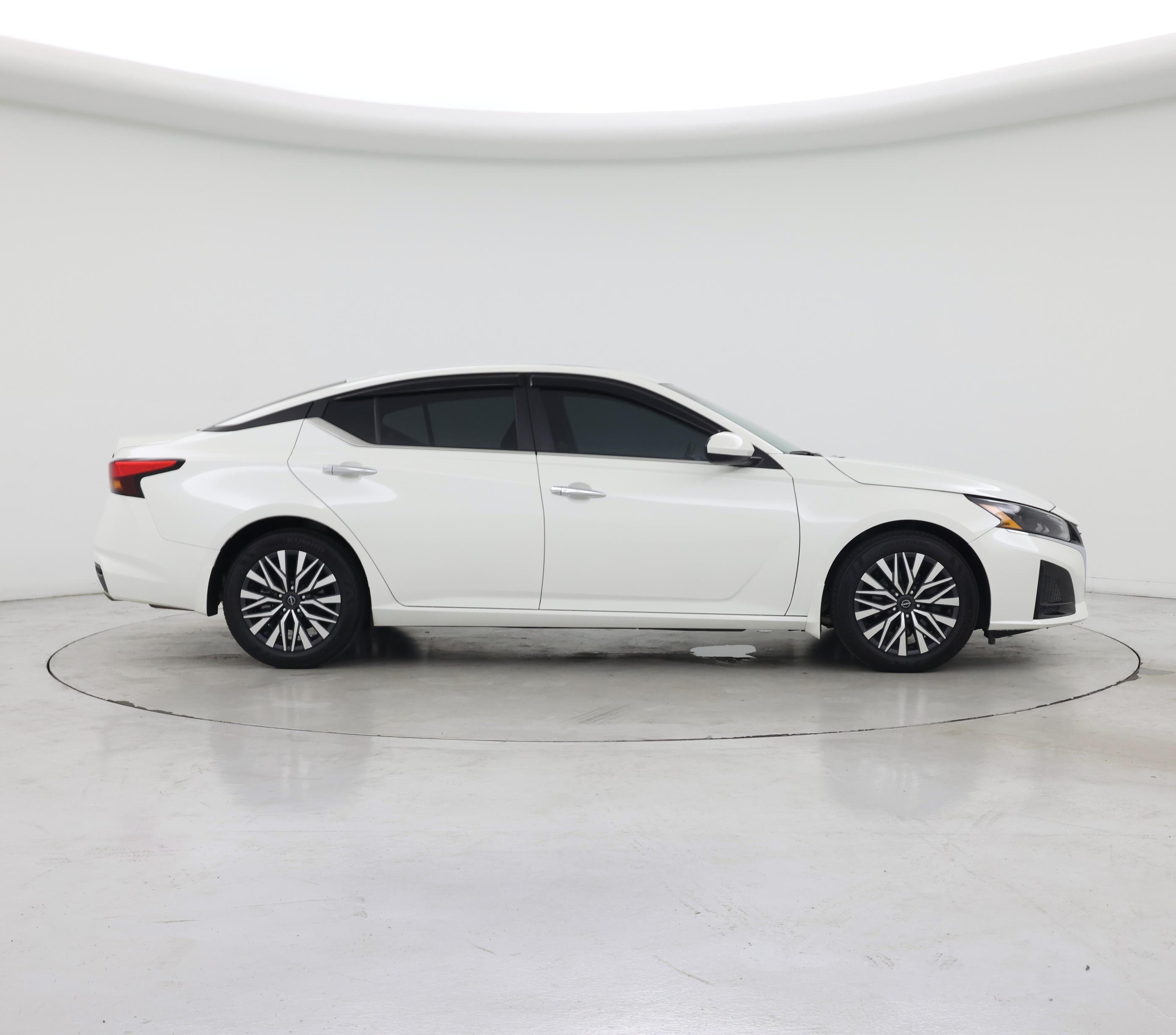 Thumbnail: 2024 Nissan Altima - 7