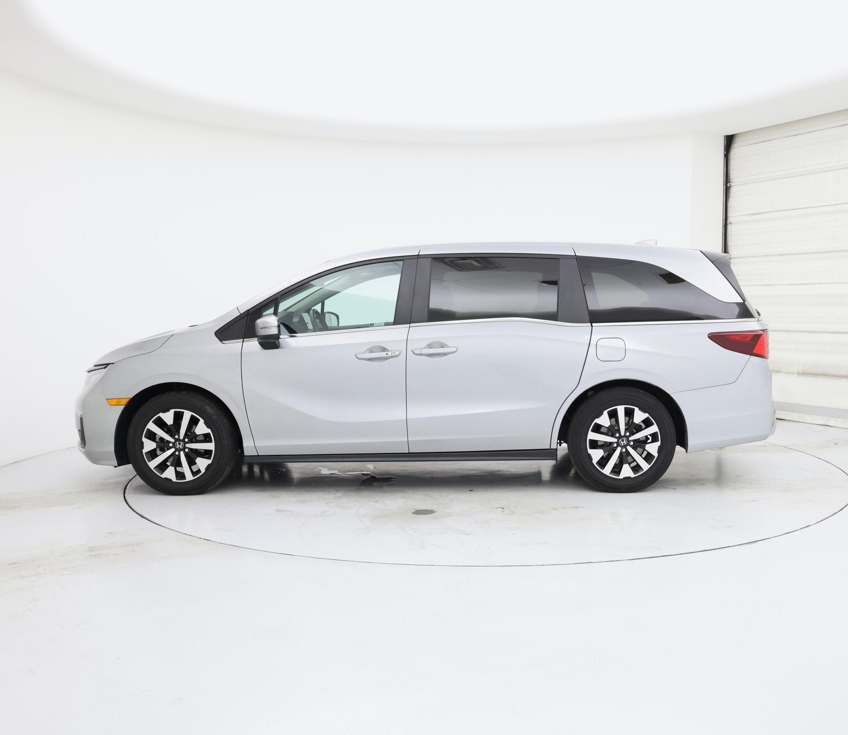 Thumbnail: 2025 Honda Odyssey - 3