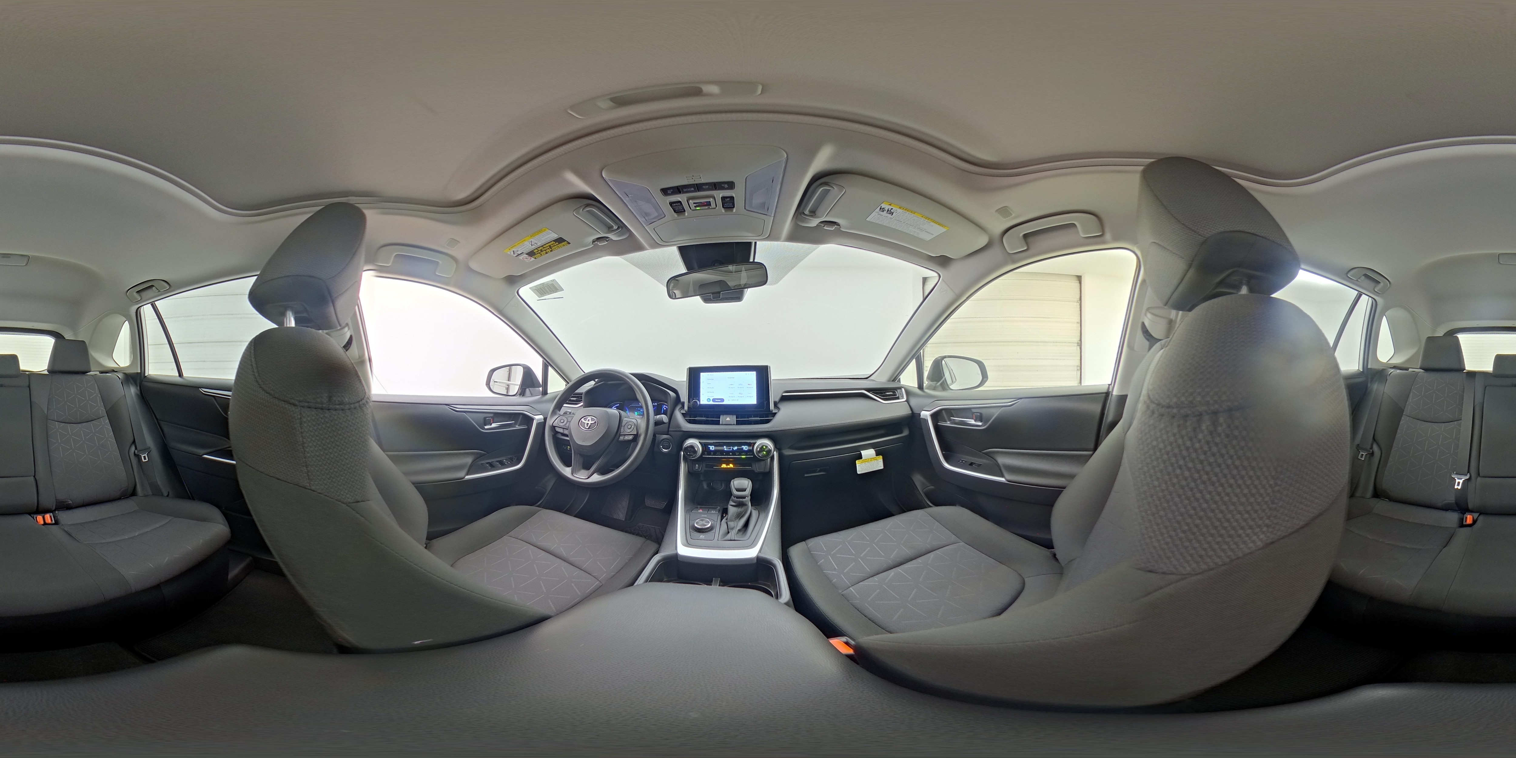 2025 Toyota RAV4 XLE - Photo 20