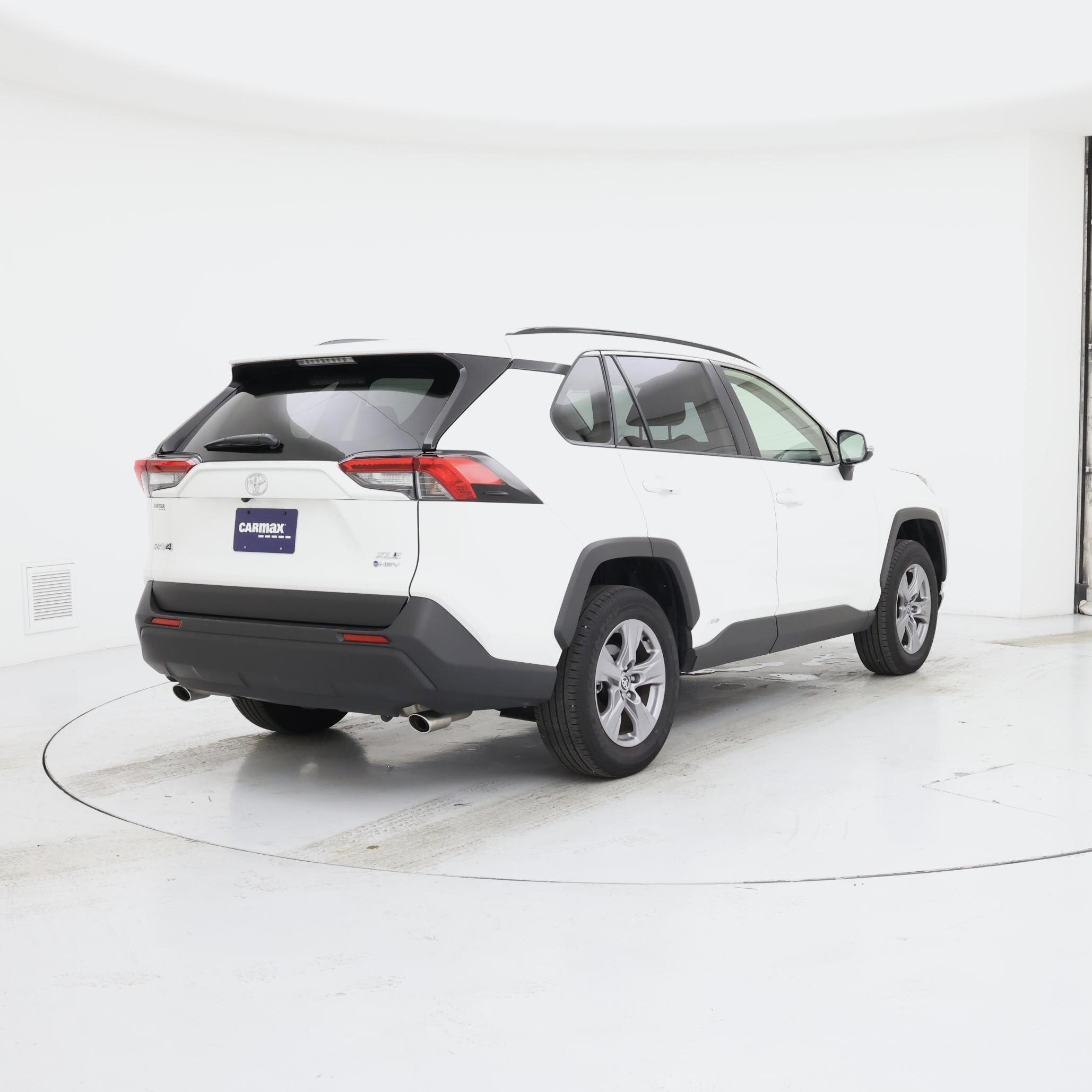 Thumbnail: 2025 Toyota RAV4 - 8