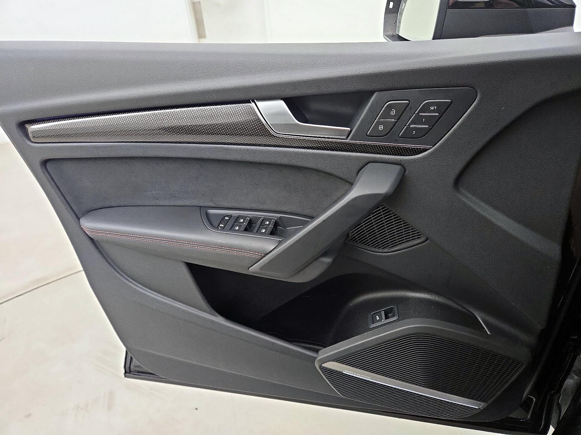 Thumbnail: 2024 Audi SQ5 - 12